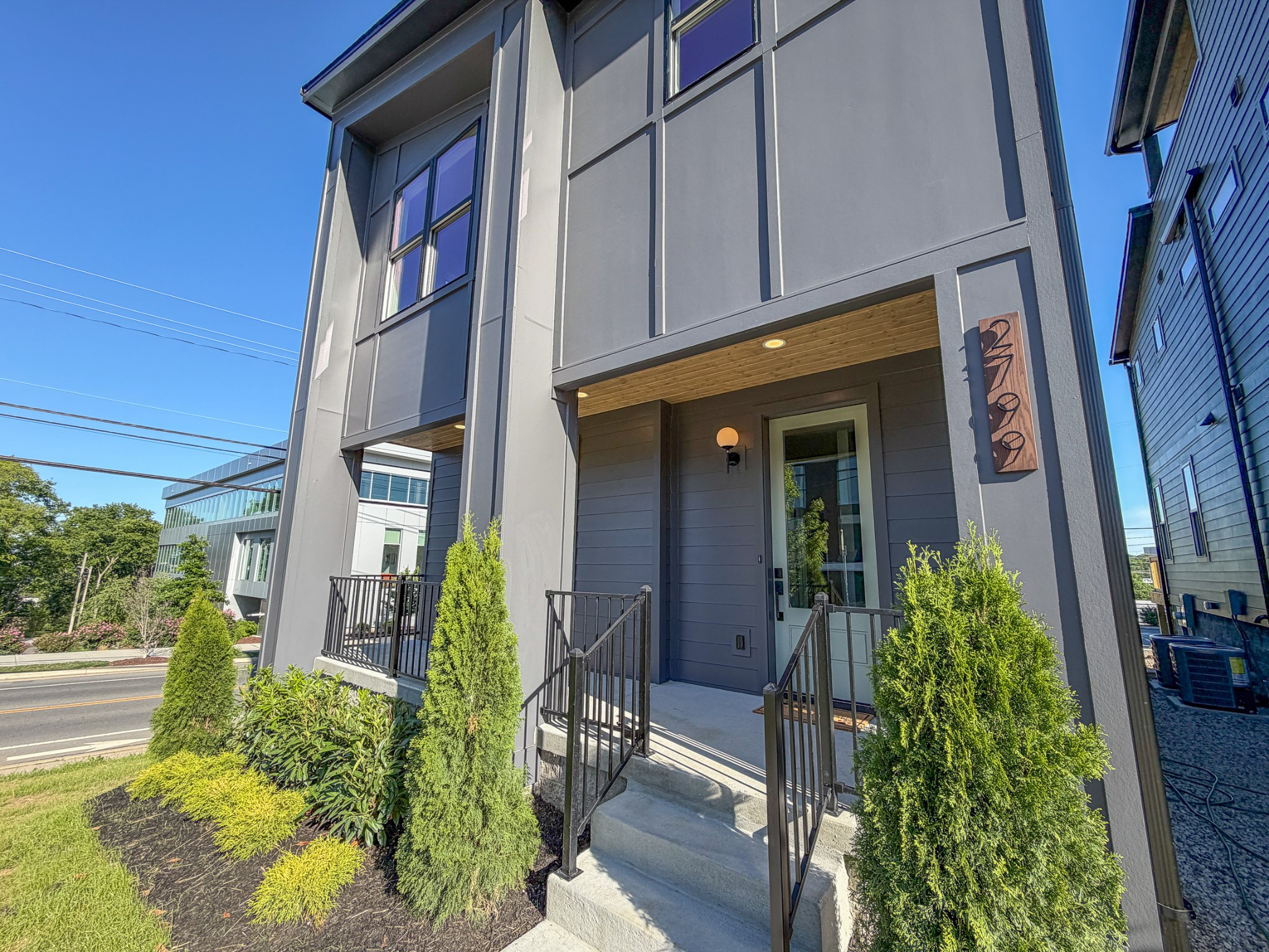2799 Delaware Ave