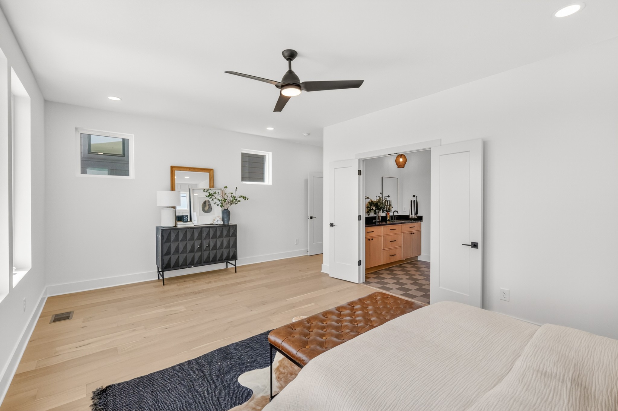 2799 Delaware Ave