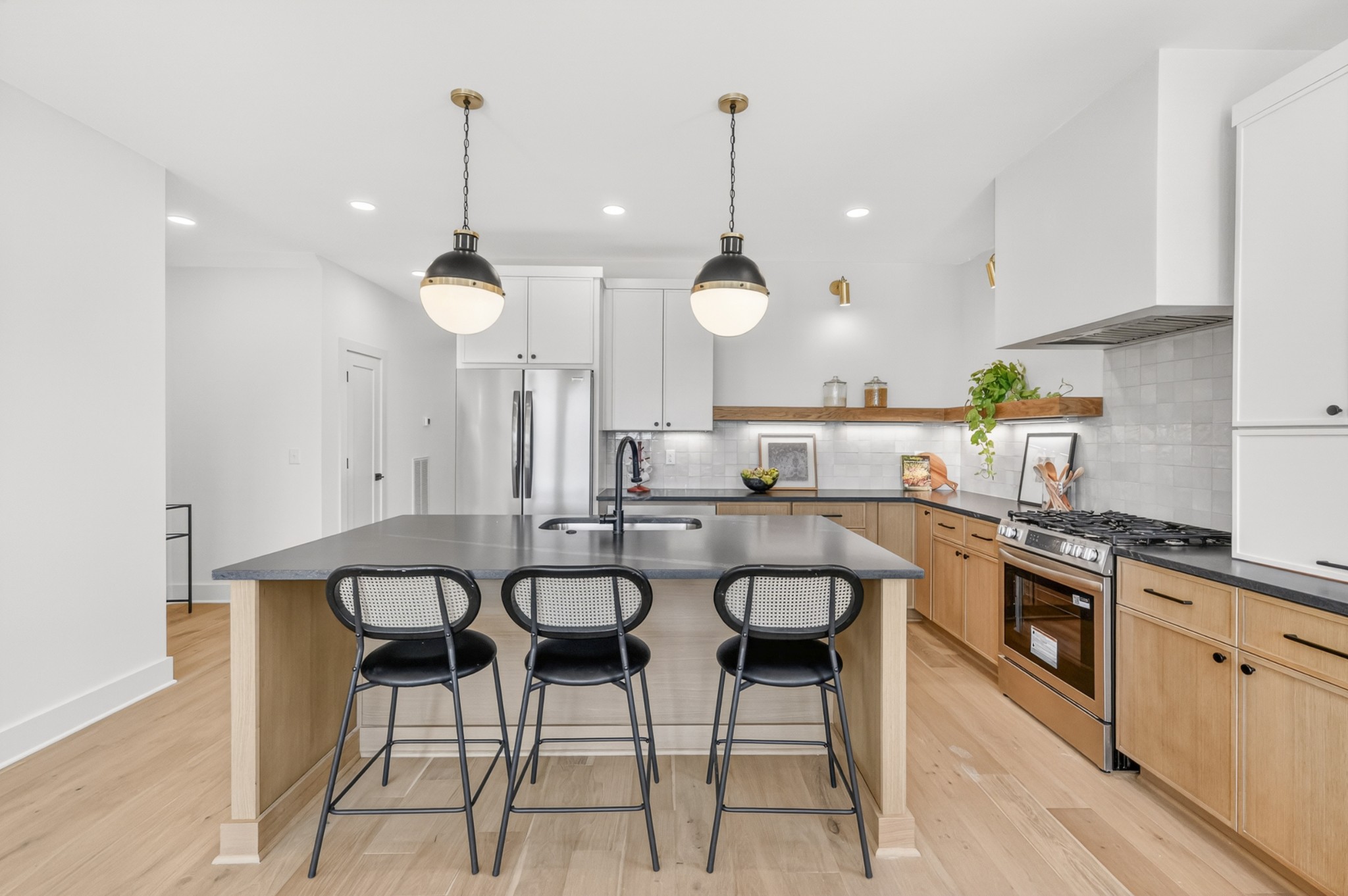 2799 Delaware Ave