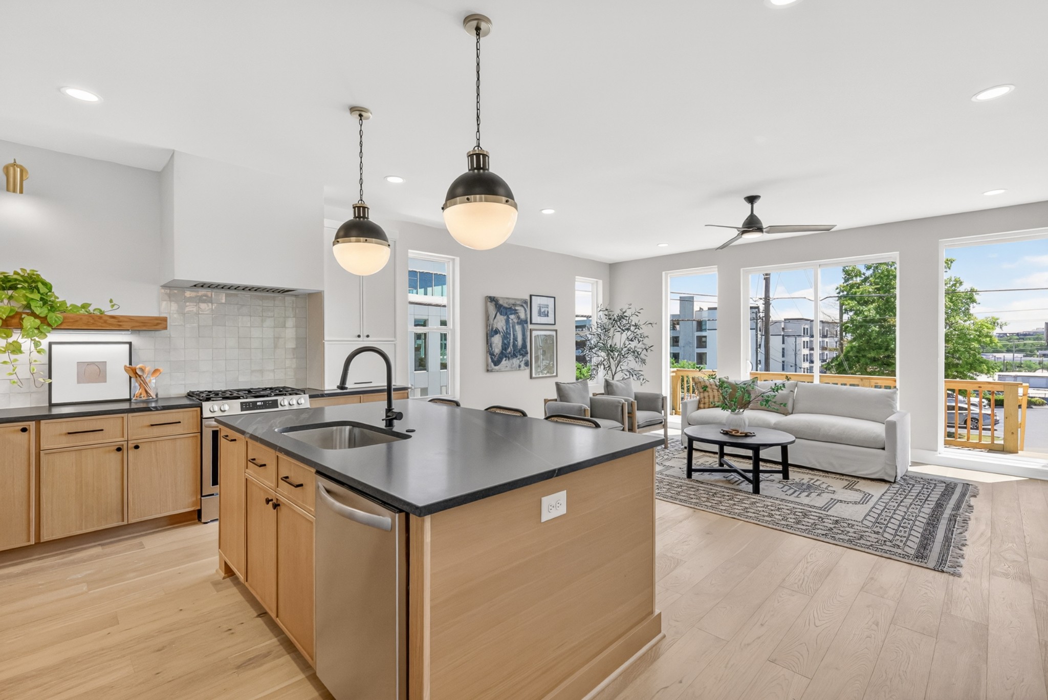 2799 Delaware Ave