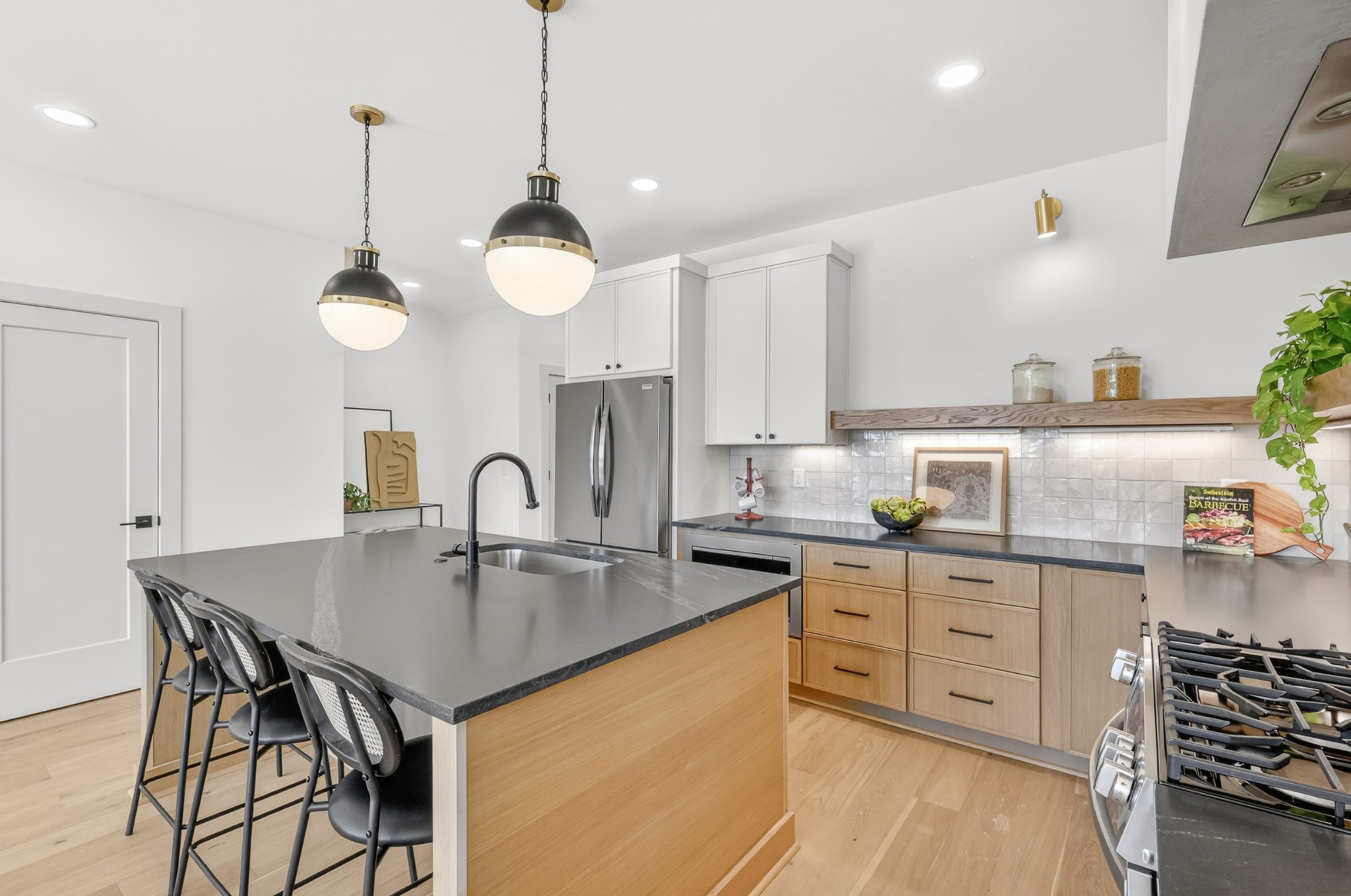 2799 Delaware Ave