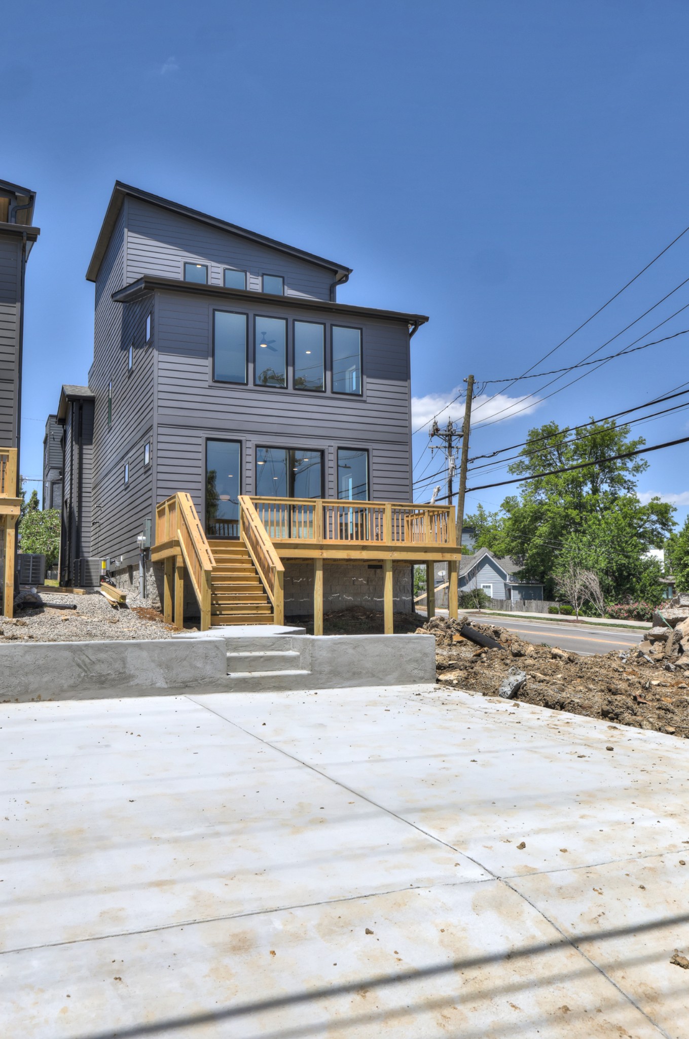 2799 Delaware Ave