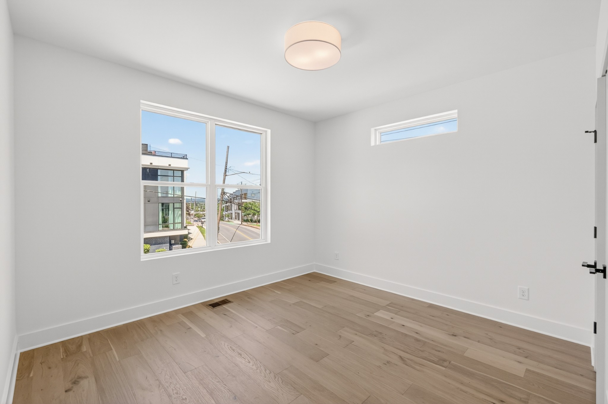 2799 Delaware Ave