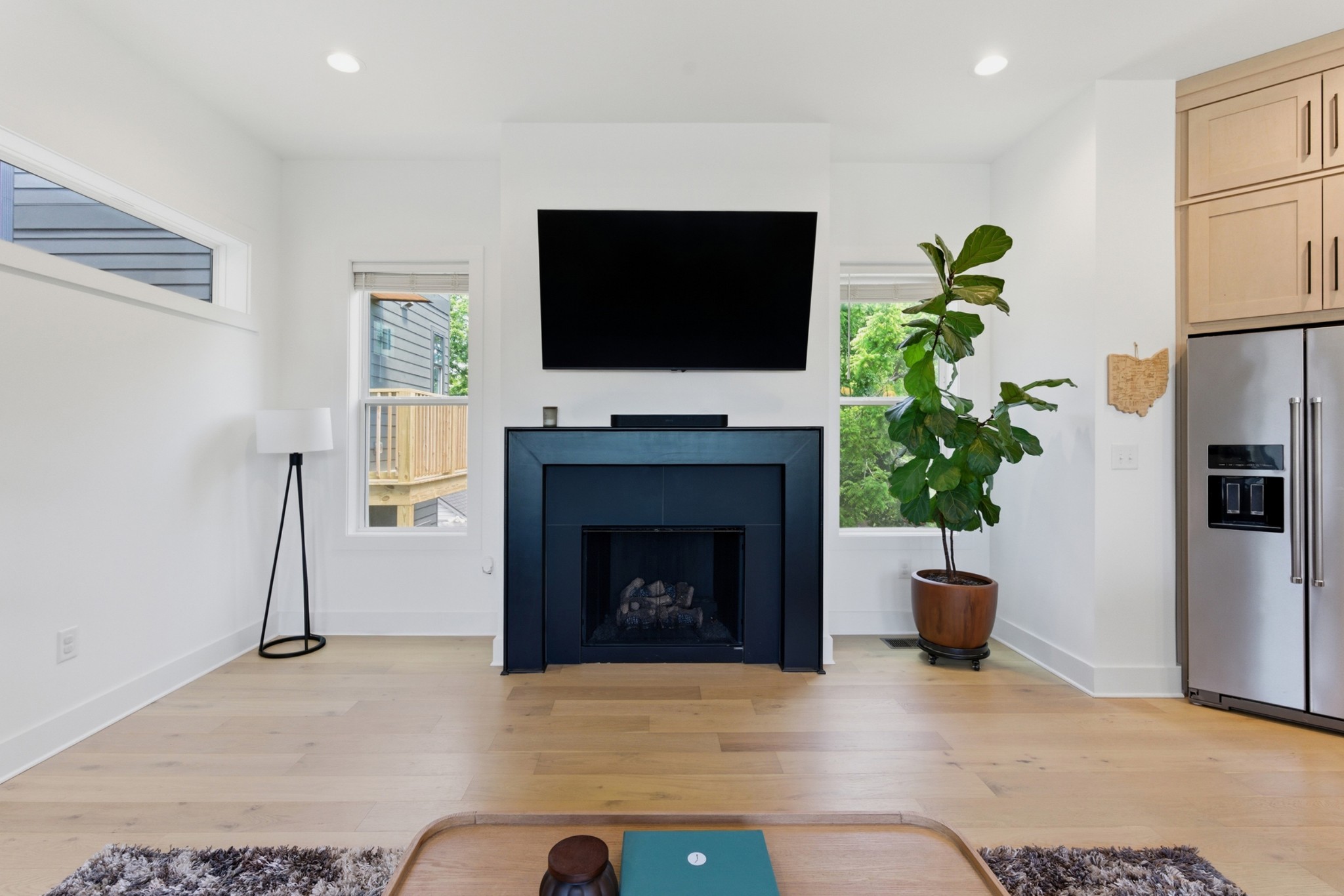 902B Douglas Ave