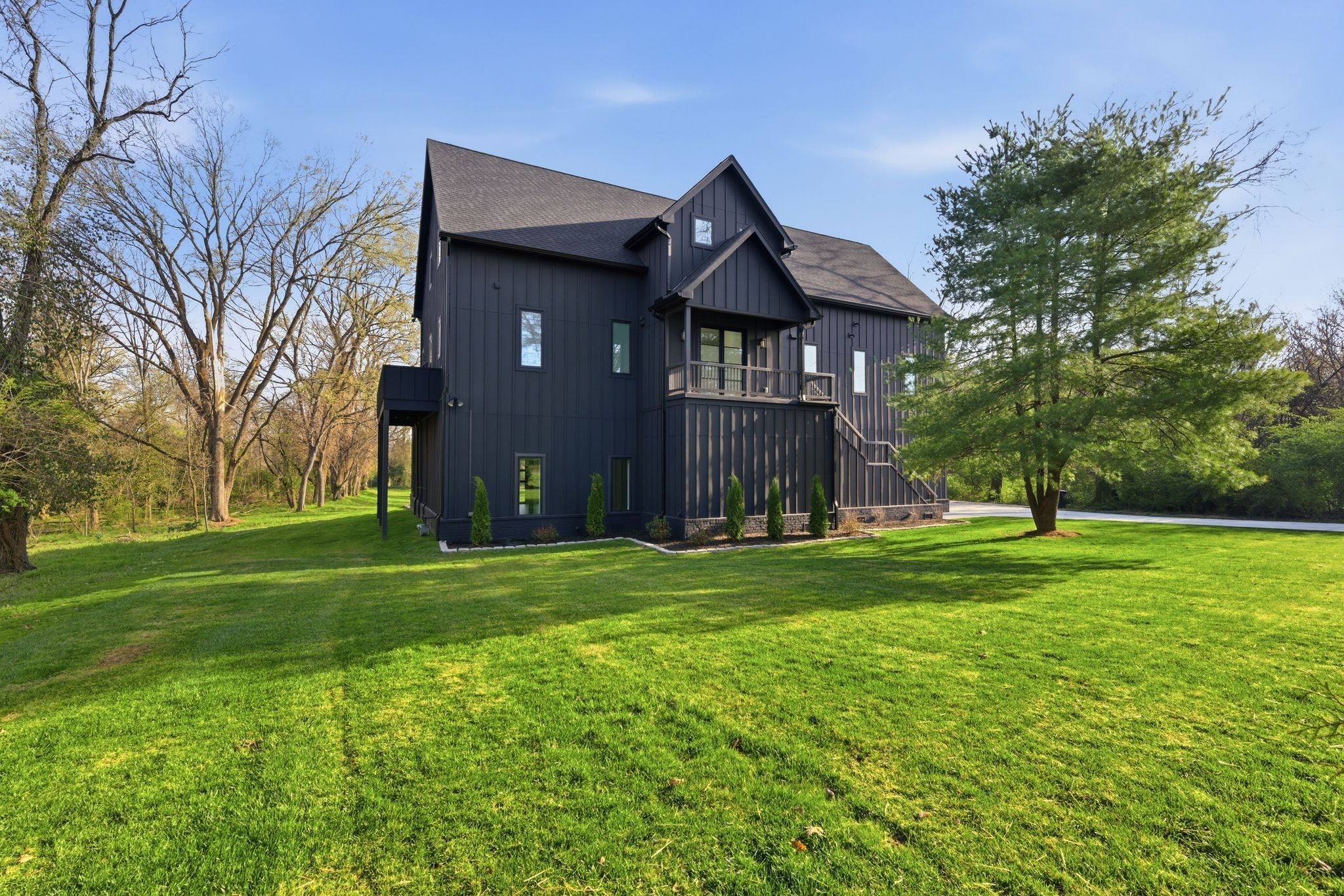 419 Lewisburg Ave