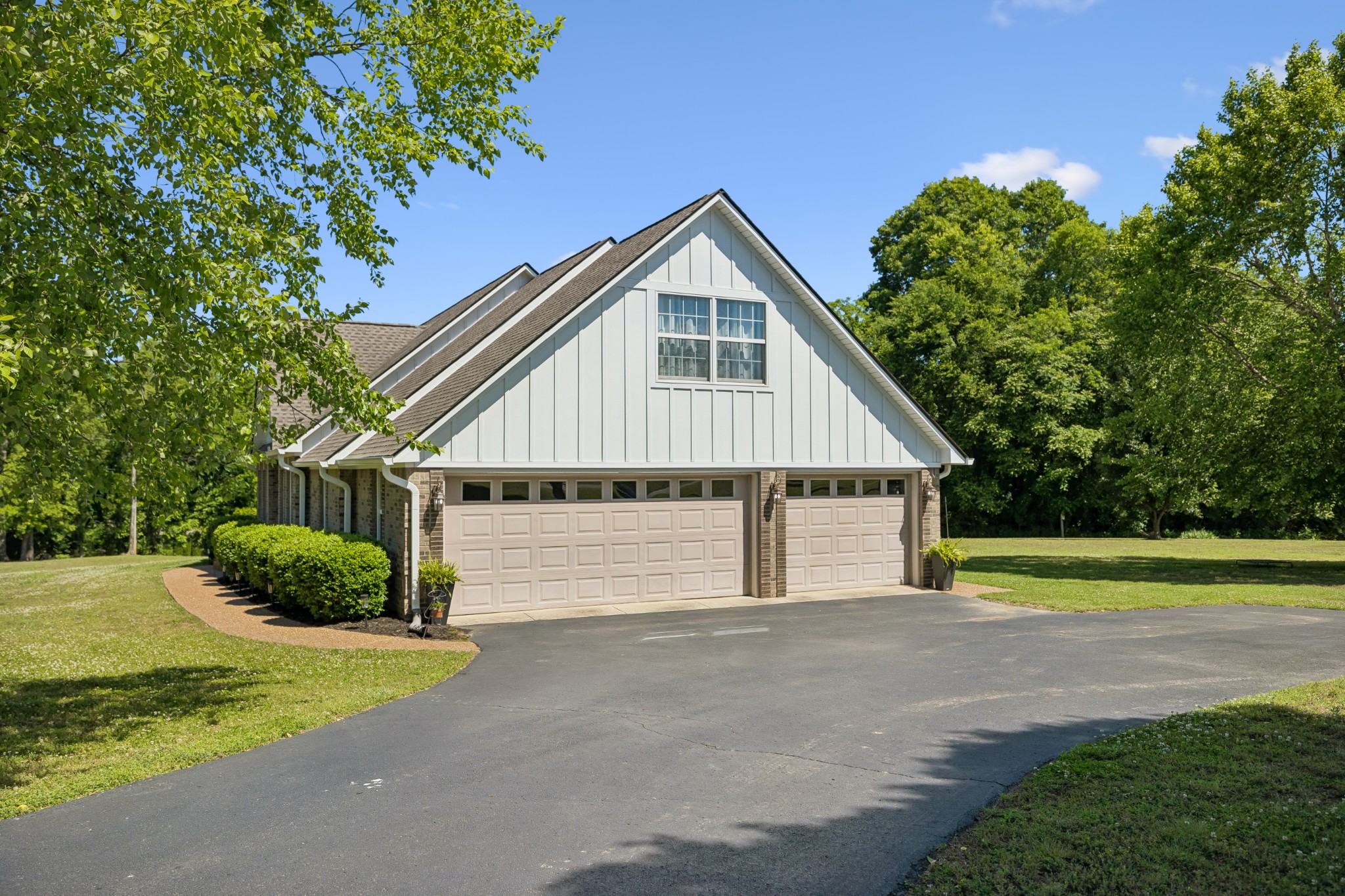 1605 Lydia Ct
