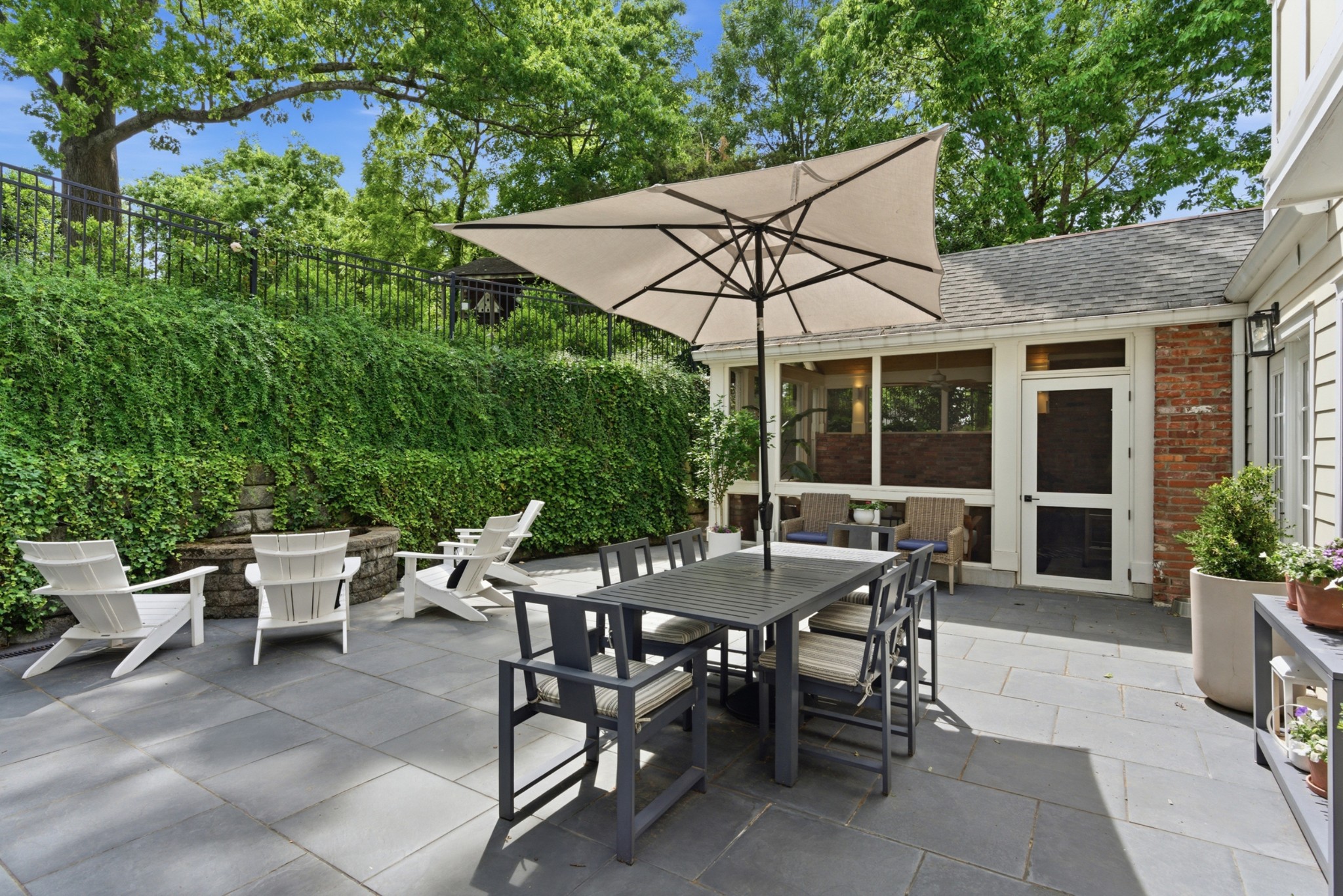 3105 Overlook Dr