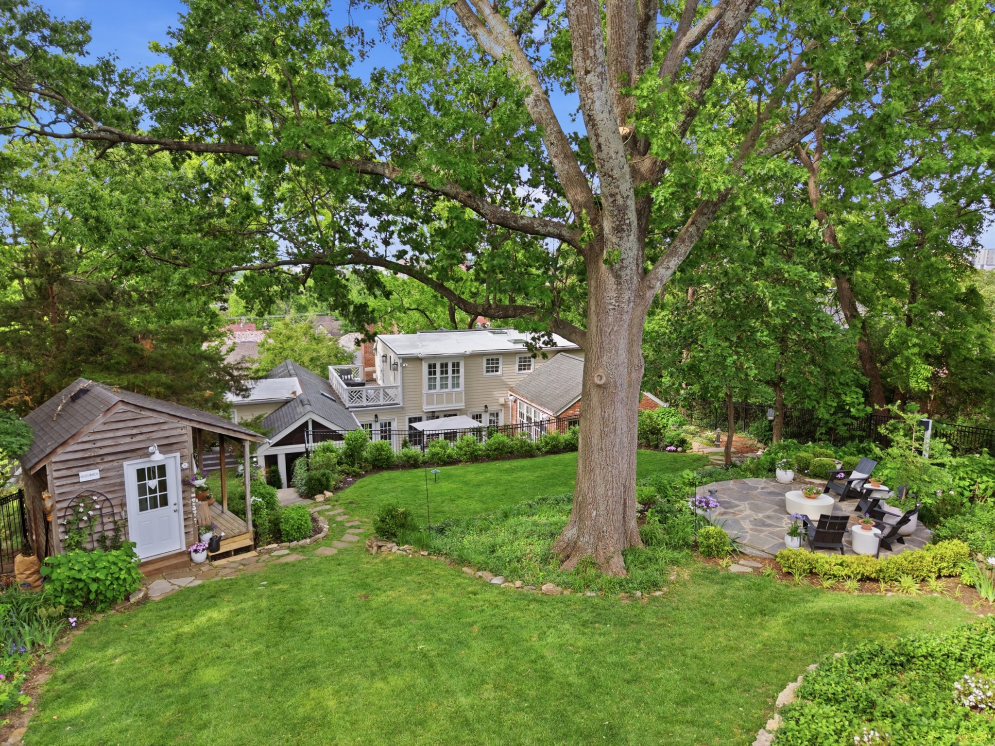3105 Overlook Dr