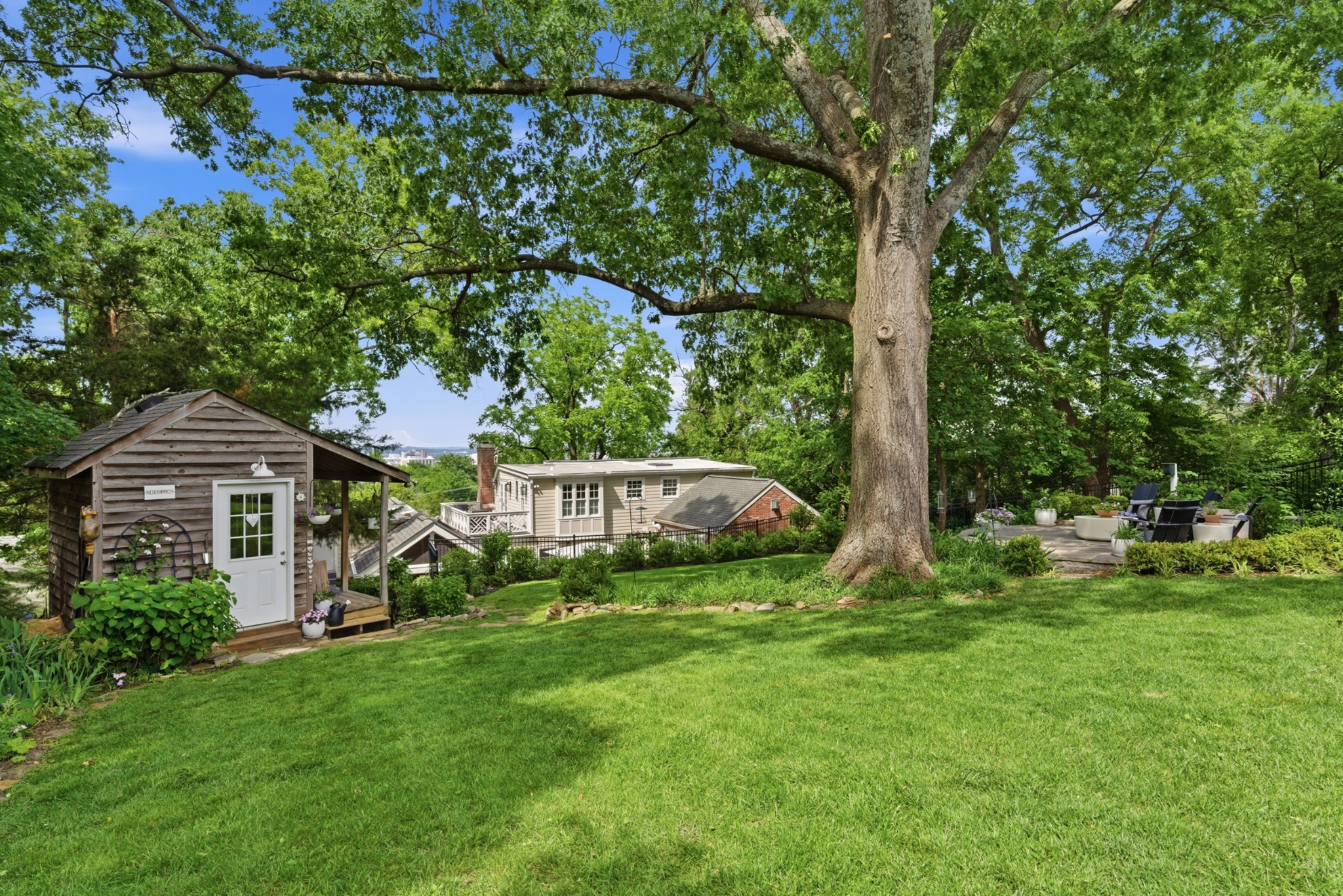 3105 Overlook Dr