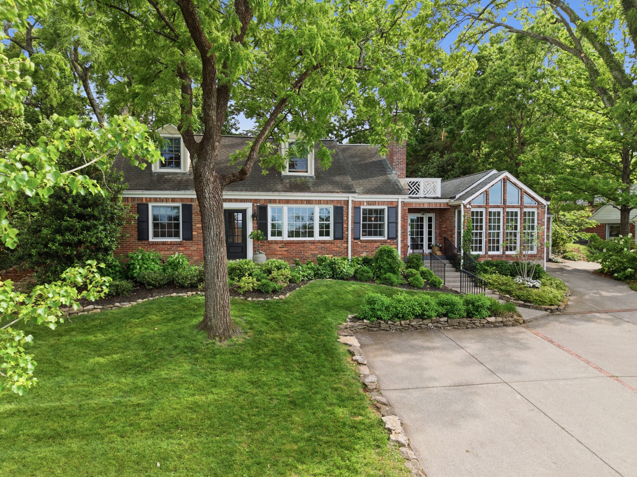 3105 Overlook Dr