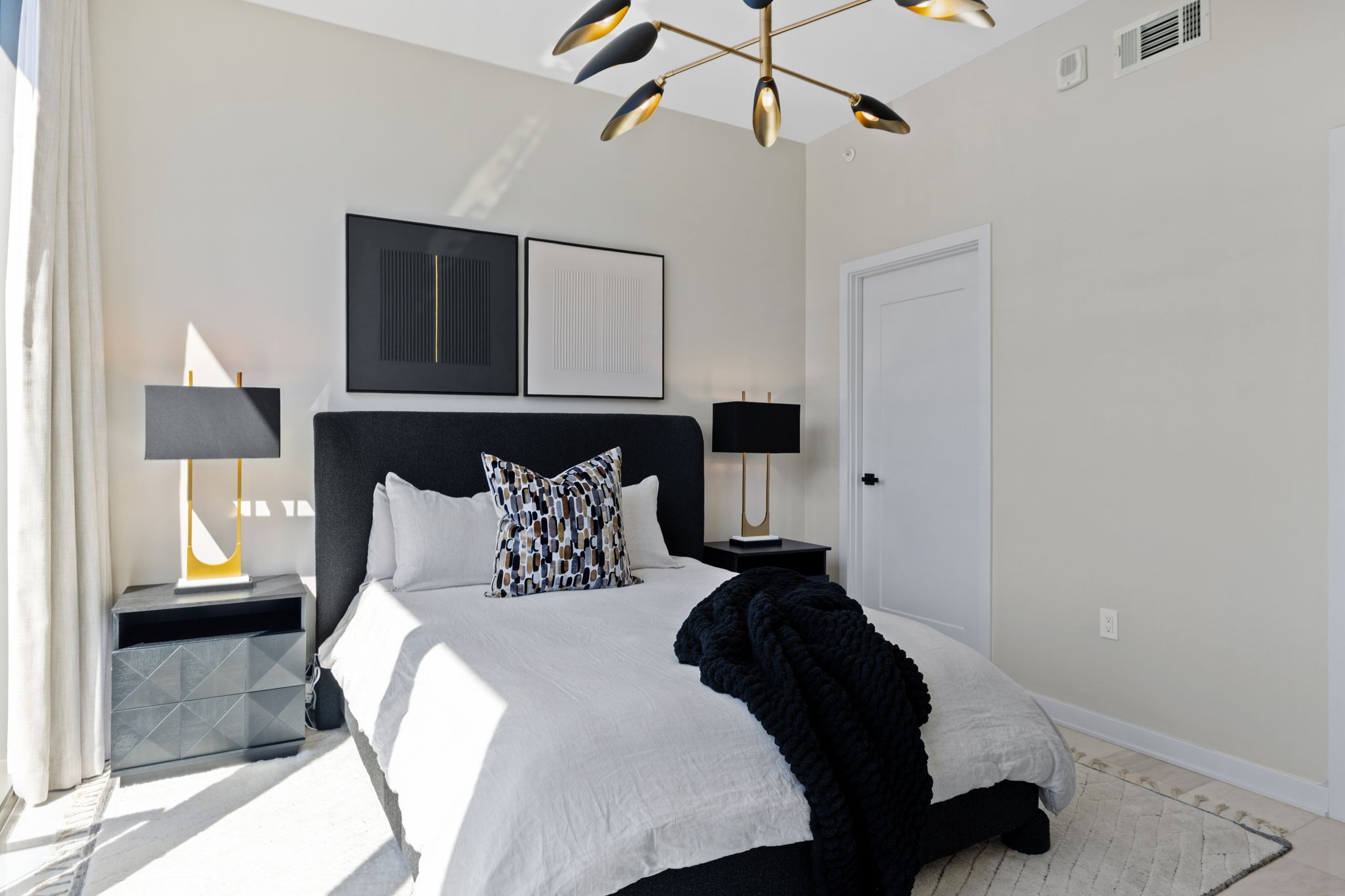 1212 Laurel Unit: 406