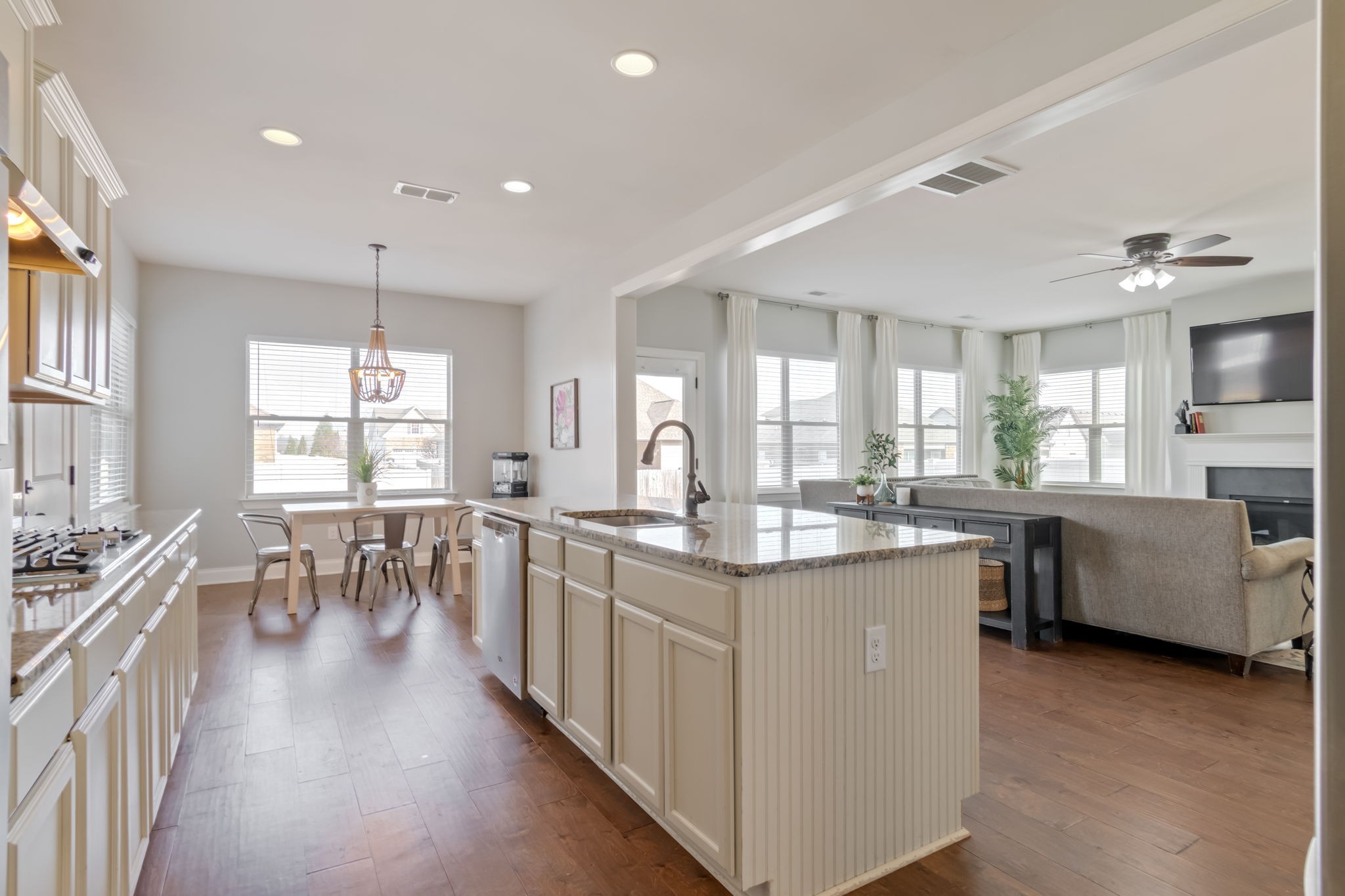 4838 Kingdom Dr