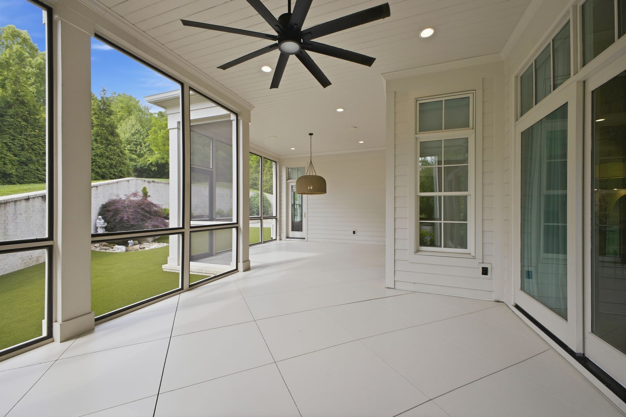 501 Bonaire Ln