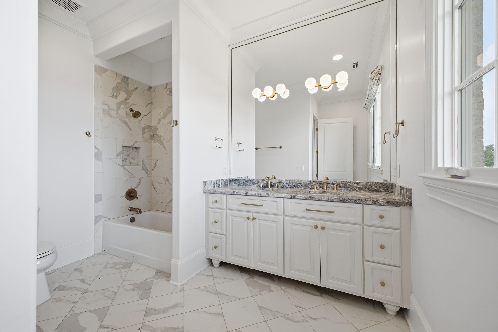 501 Bonaire Ln