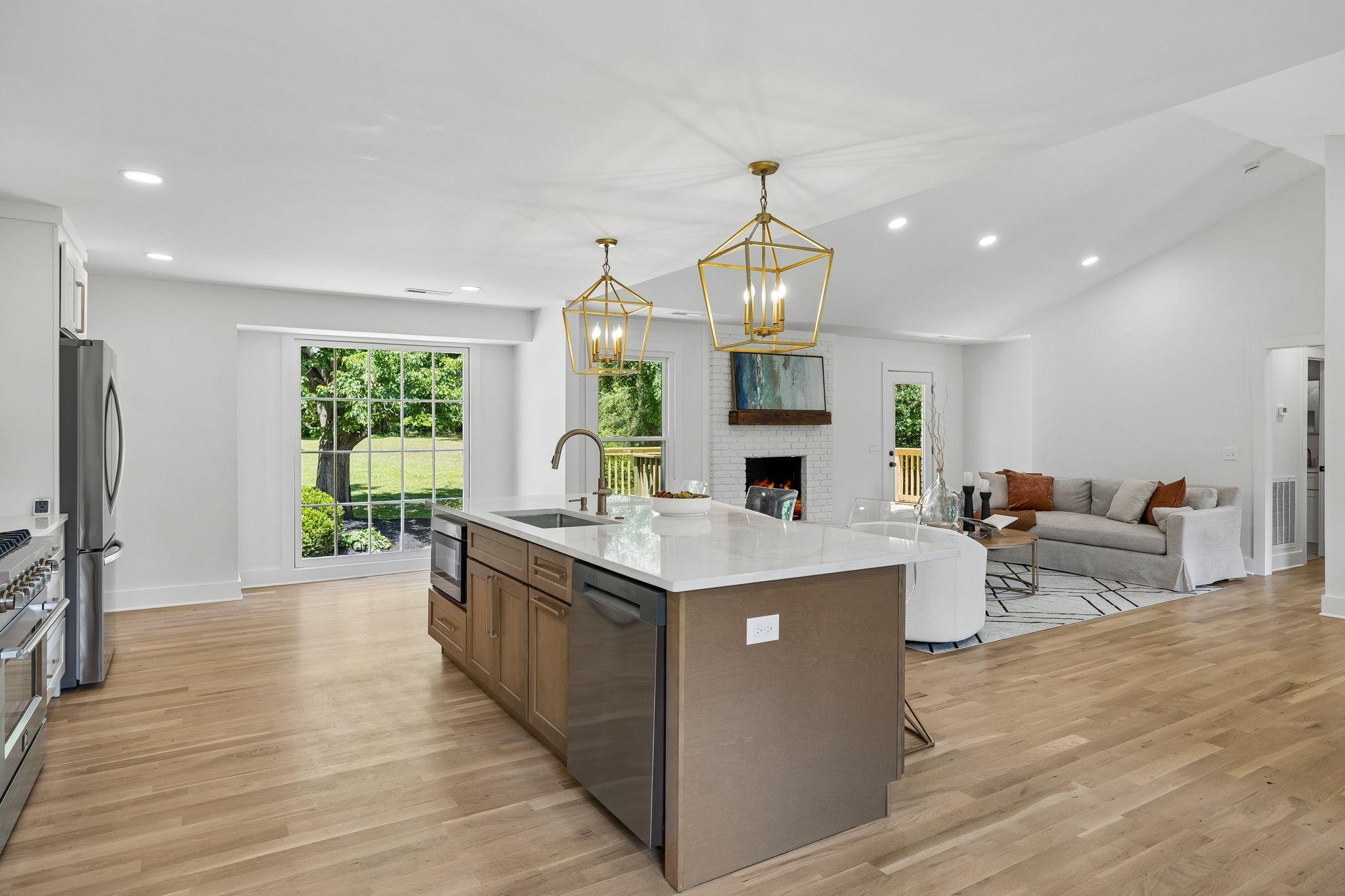 1505 Lipscomb Dr