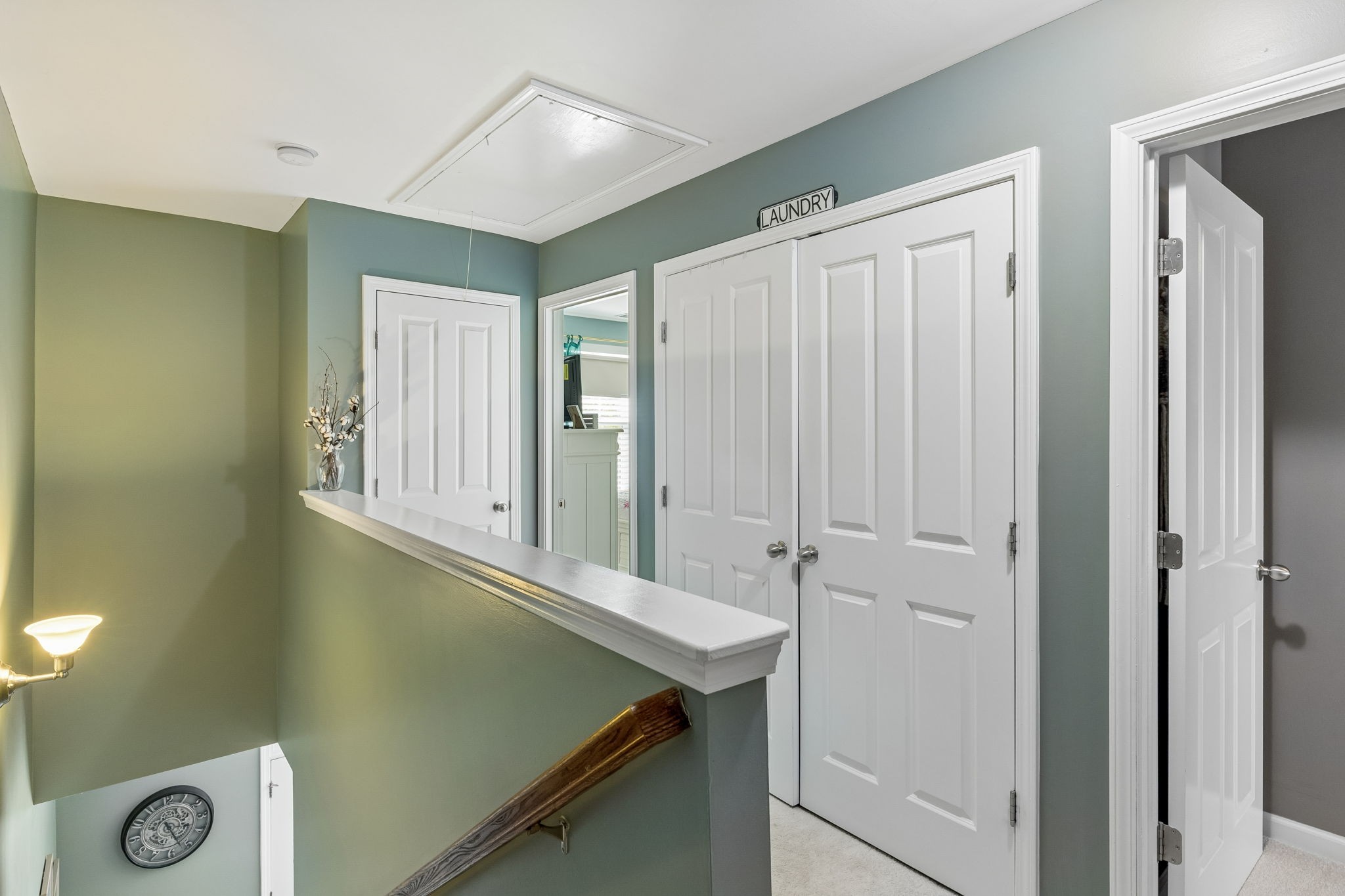 2046 Hemlock Dr