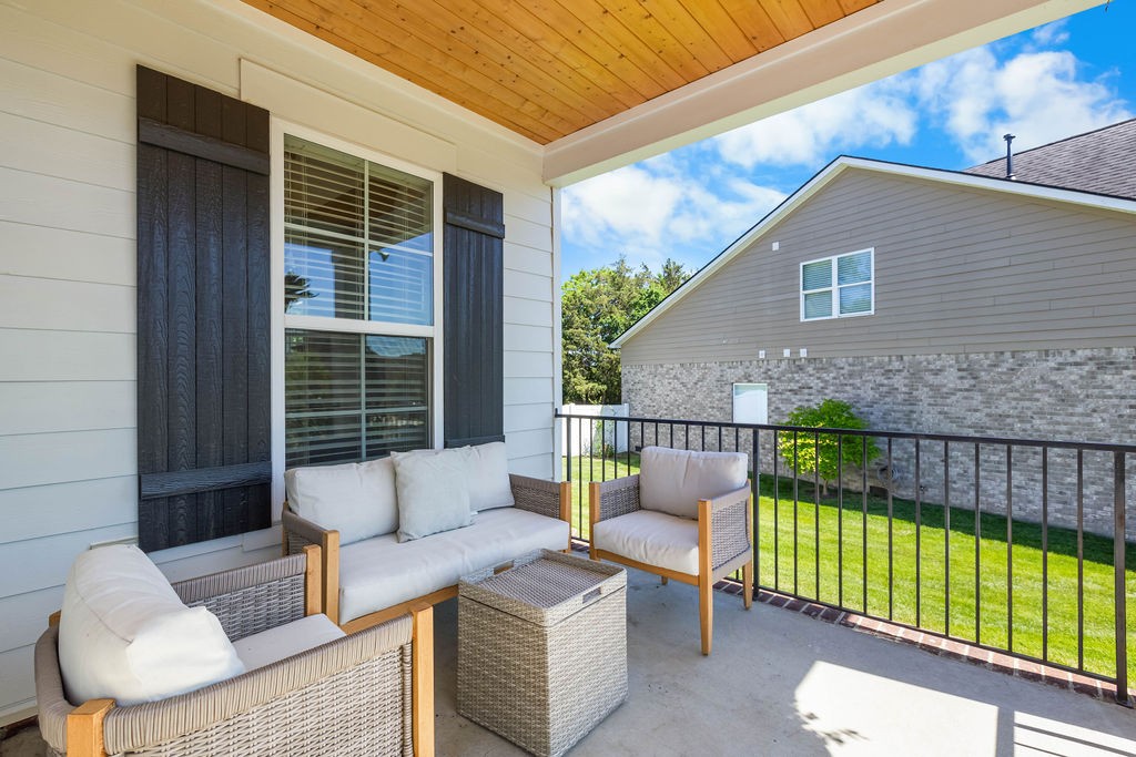 4327 Freemark Dr