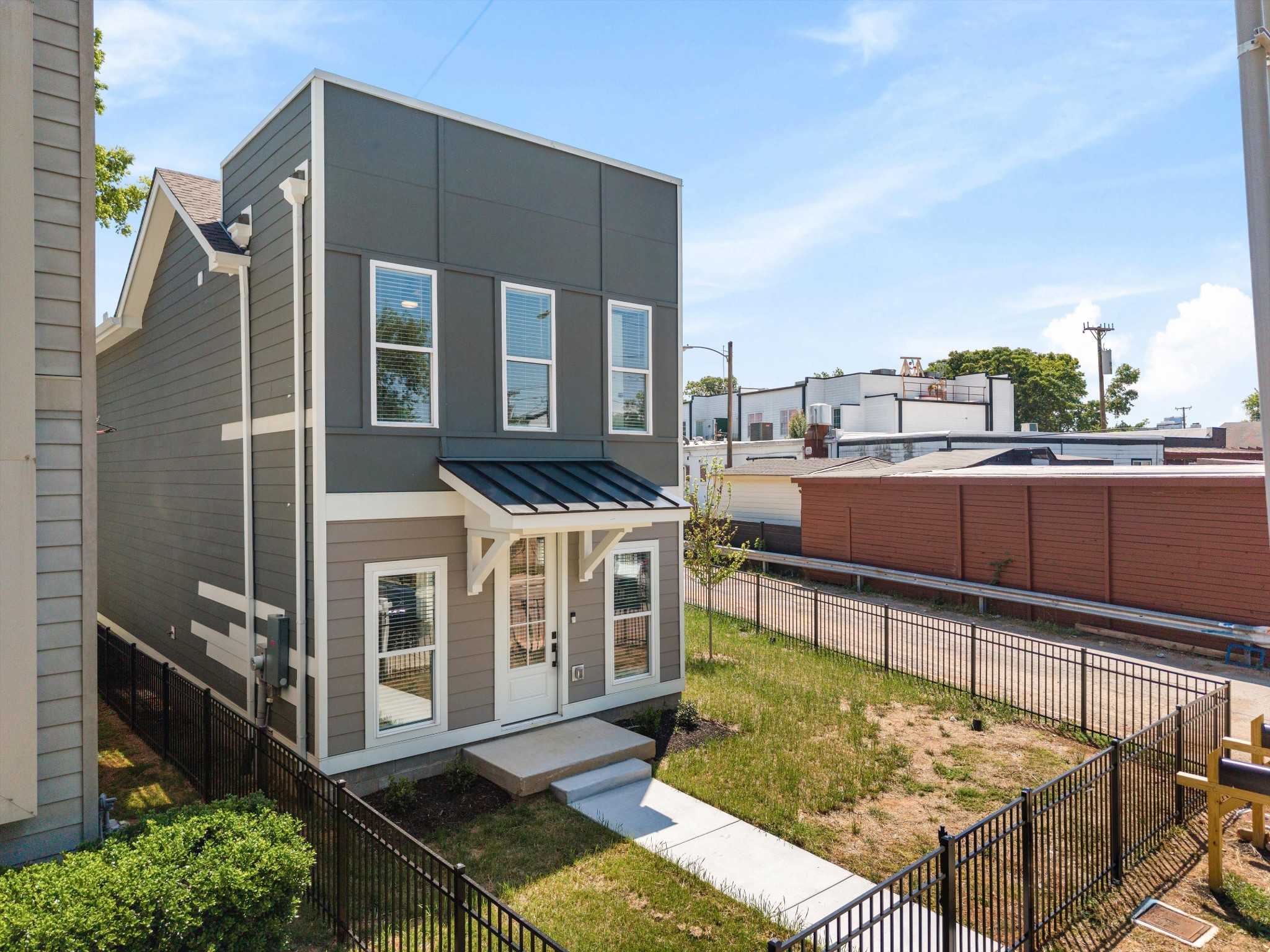 1802A 10th Ave, N