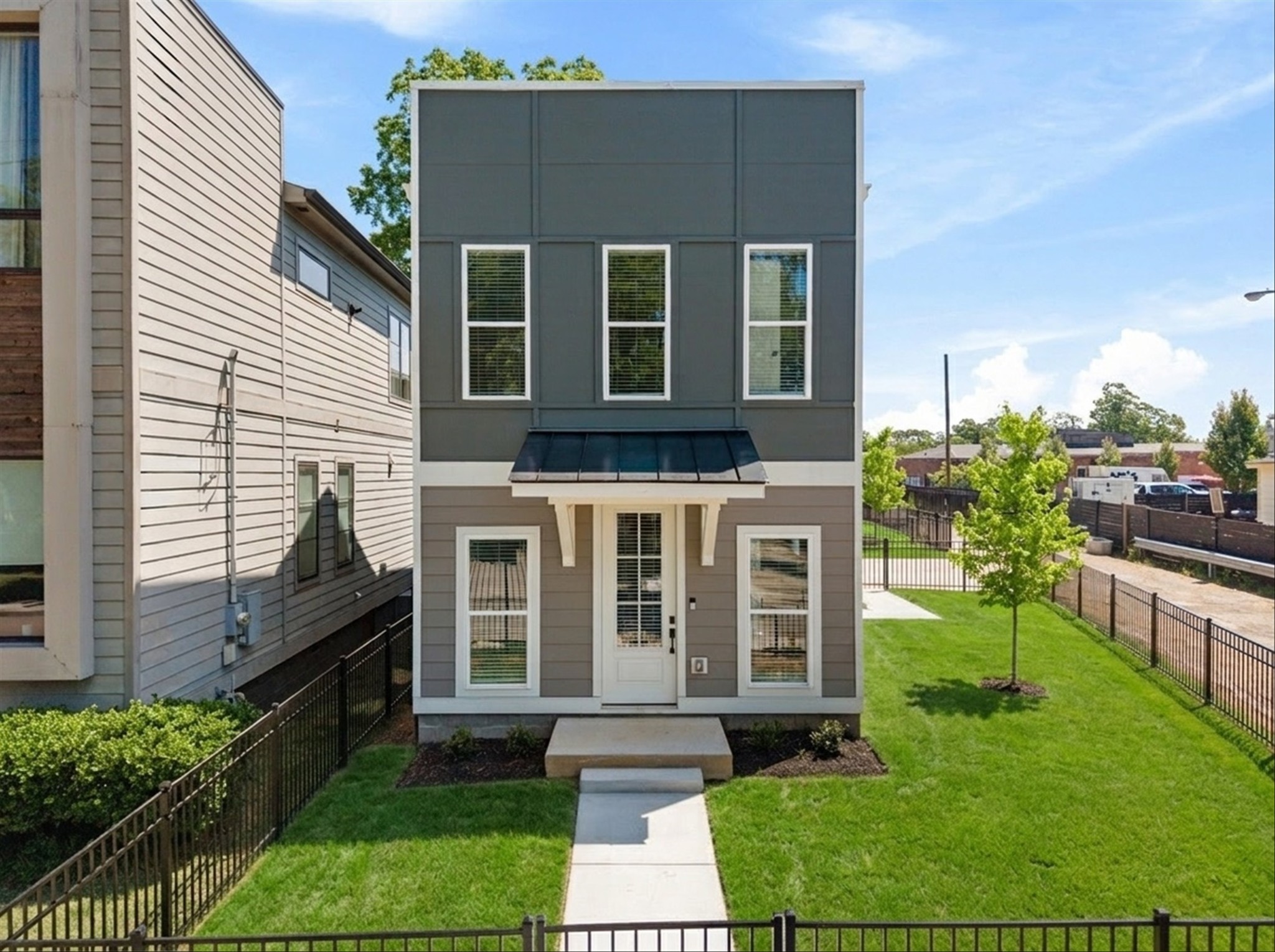1802A 10th Ave, N