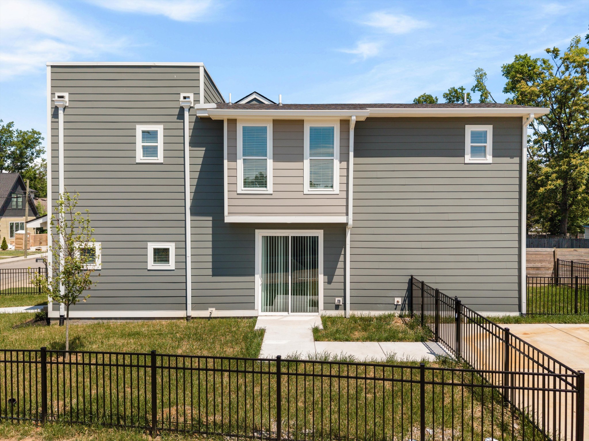1802A 10th Ave, N