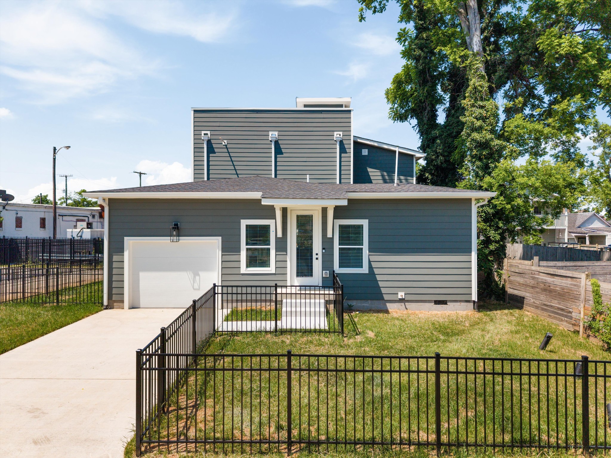 1802B 10th Ave, N