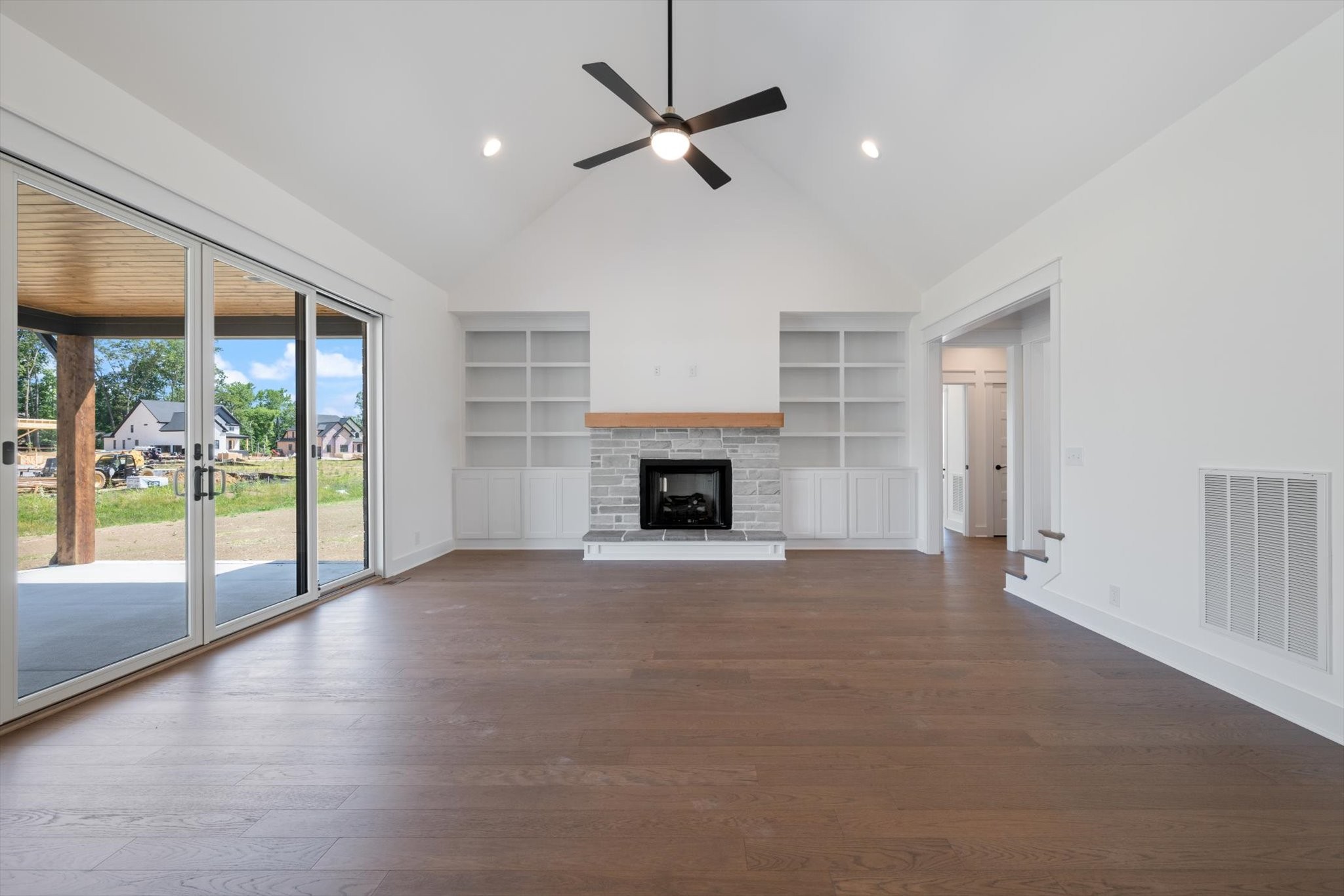 2813 Canfield Dr