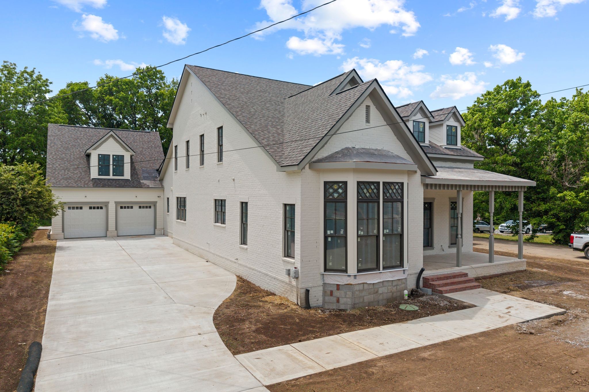 319 Battle Ave