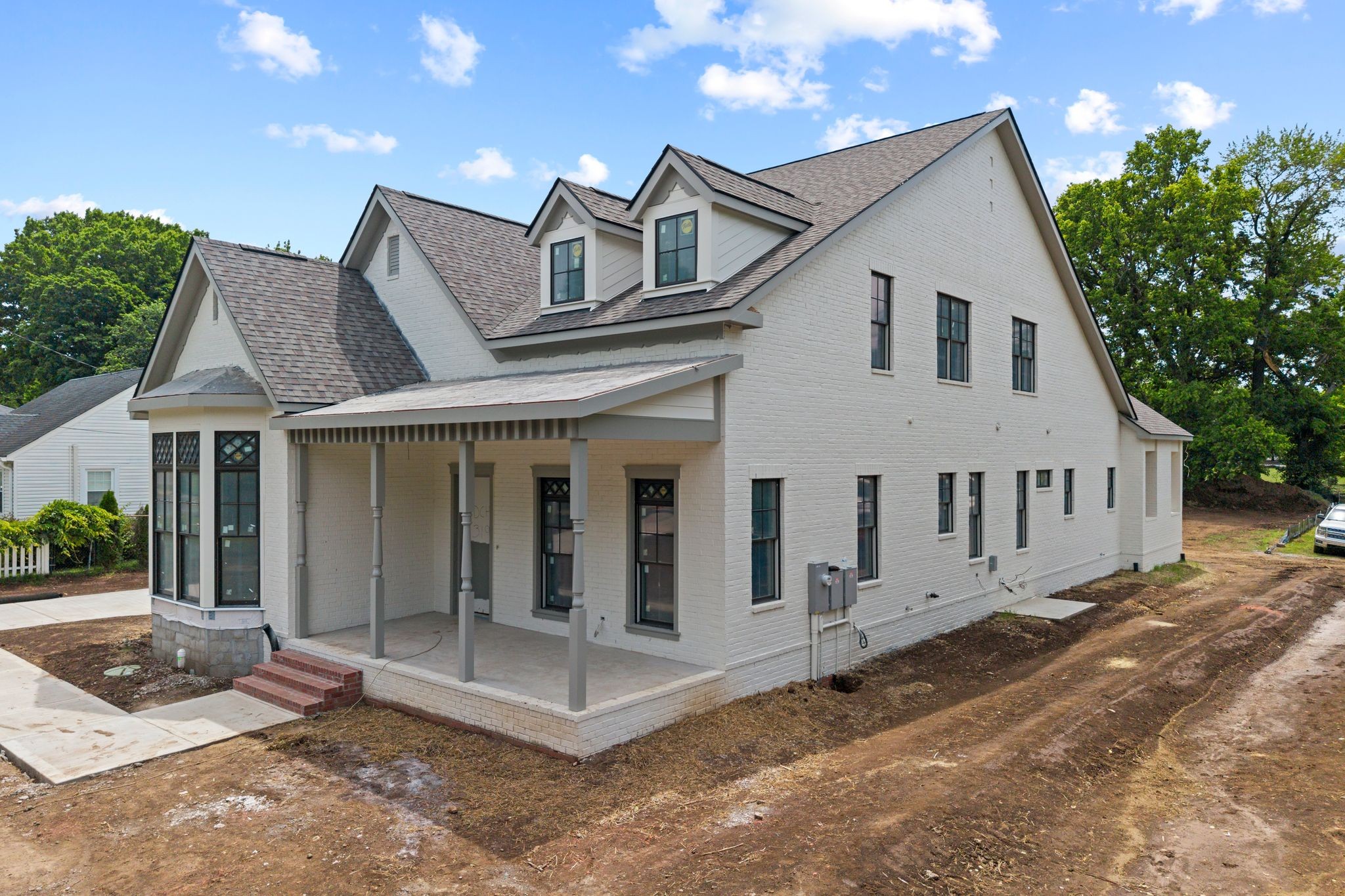319 Battle Ave