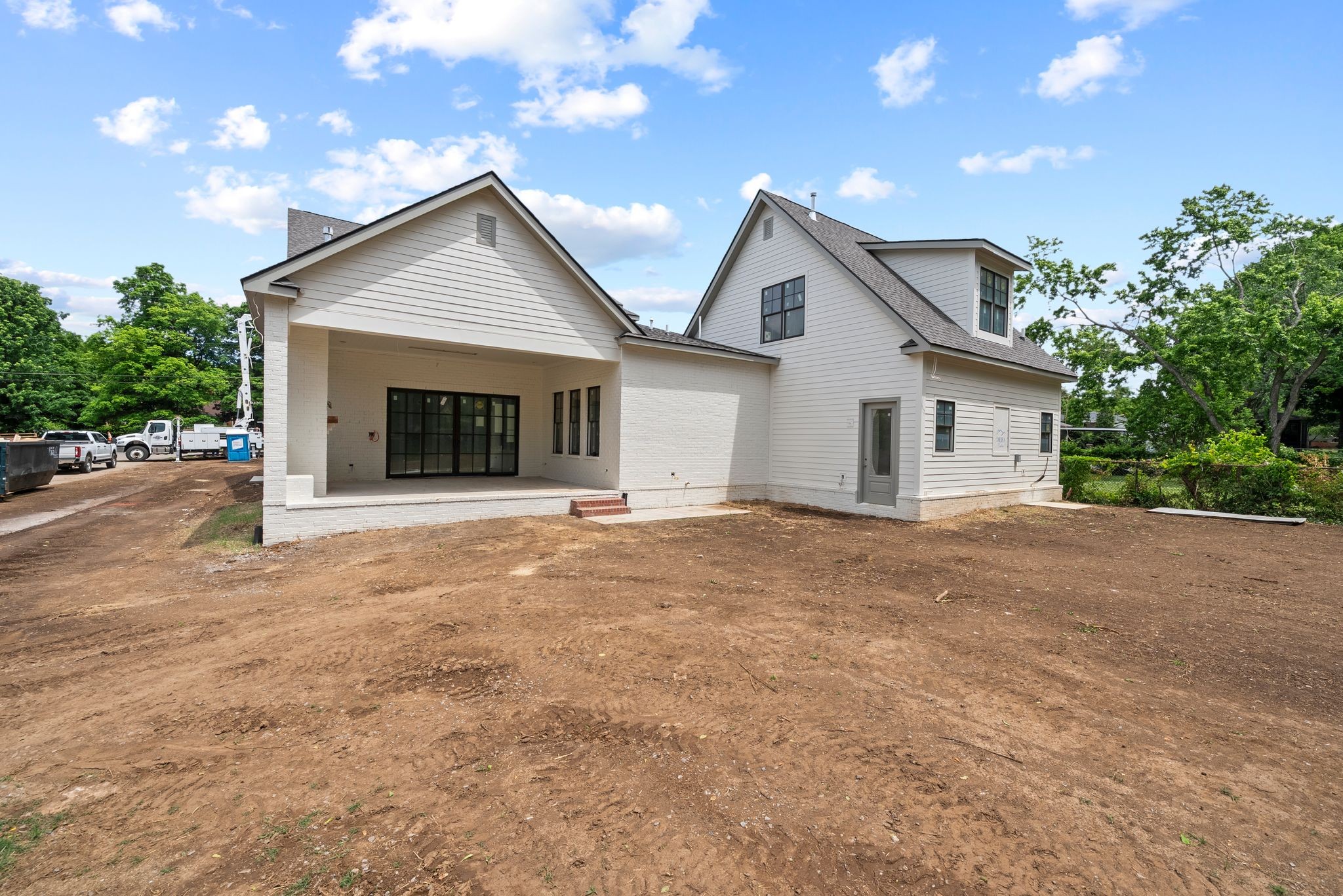 319 Battle Ave