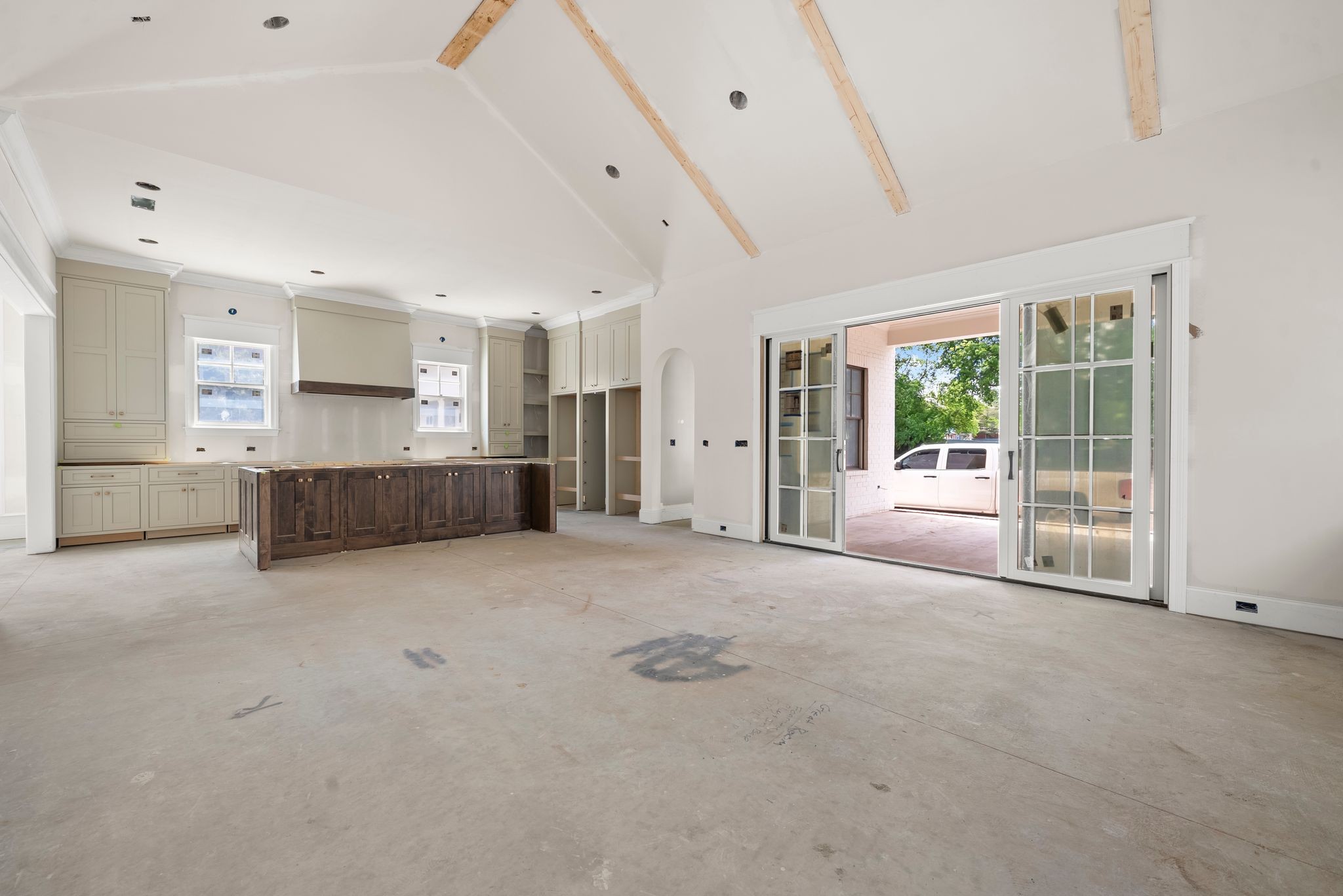 319 Battle Ave
