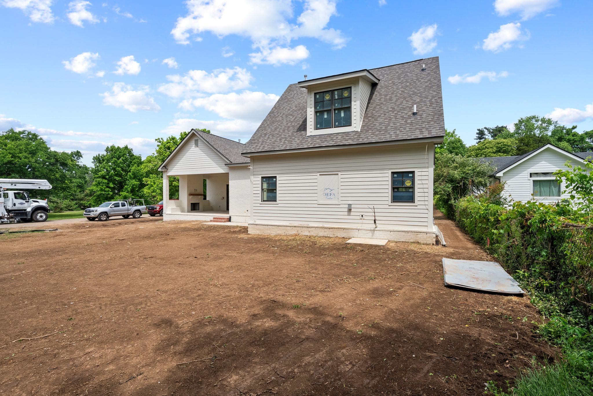 319 Battle Ave