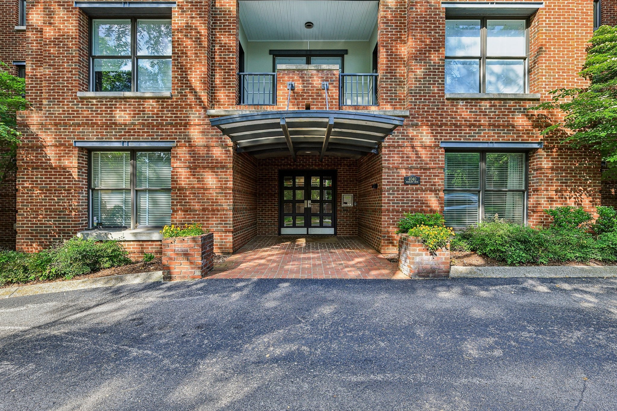 4040 Woodlawn Dr Unit: 11