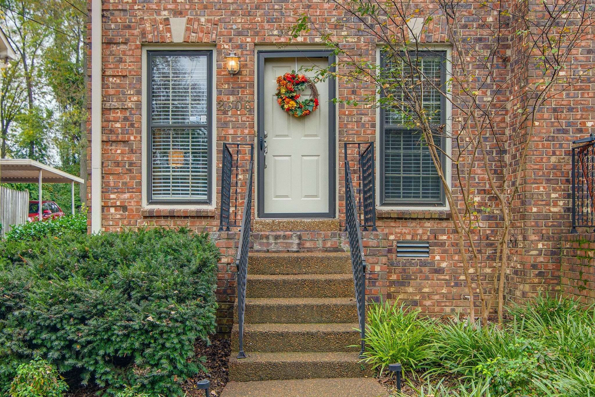 2306 Sharondale Dr