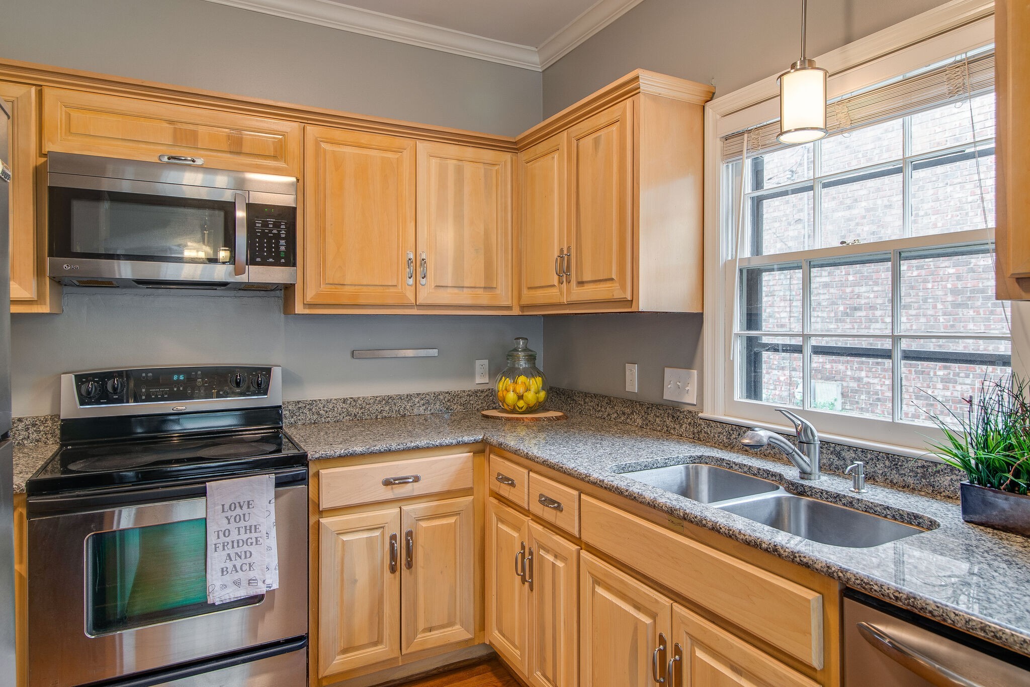 2306 Sharondale Dr