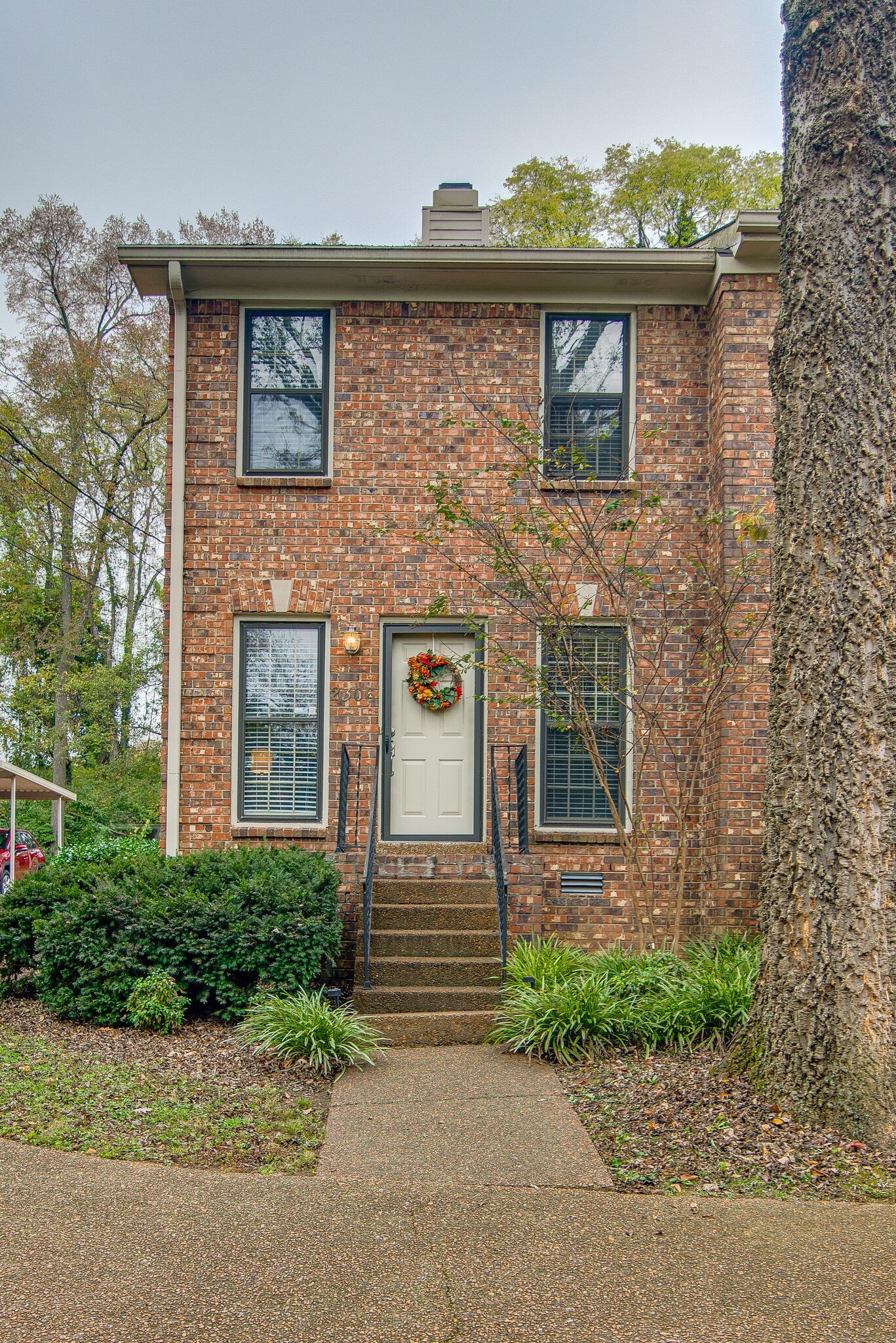 2306 Sharondale Dr