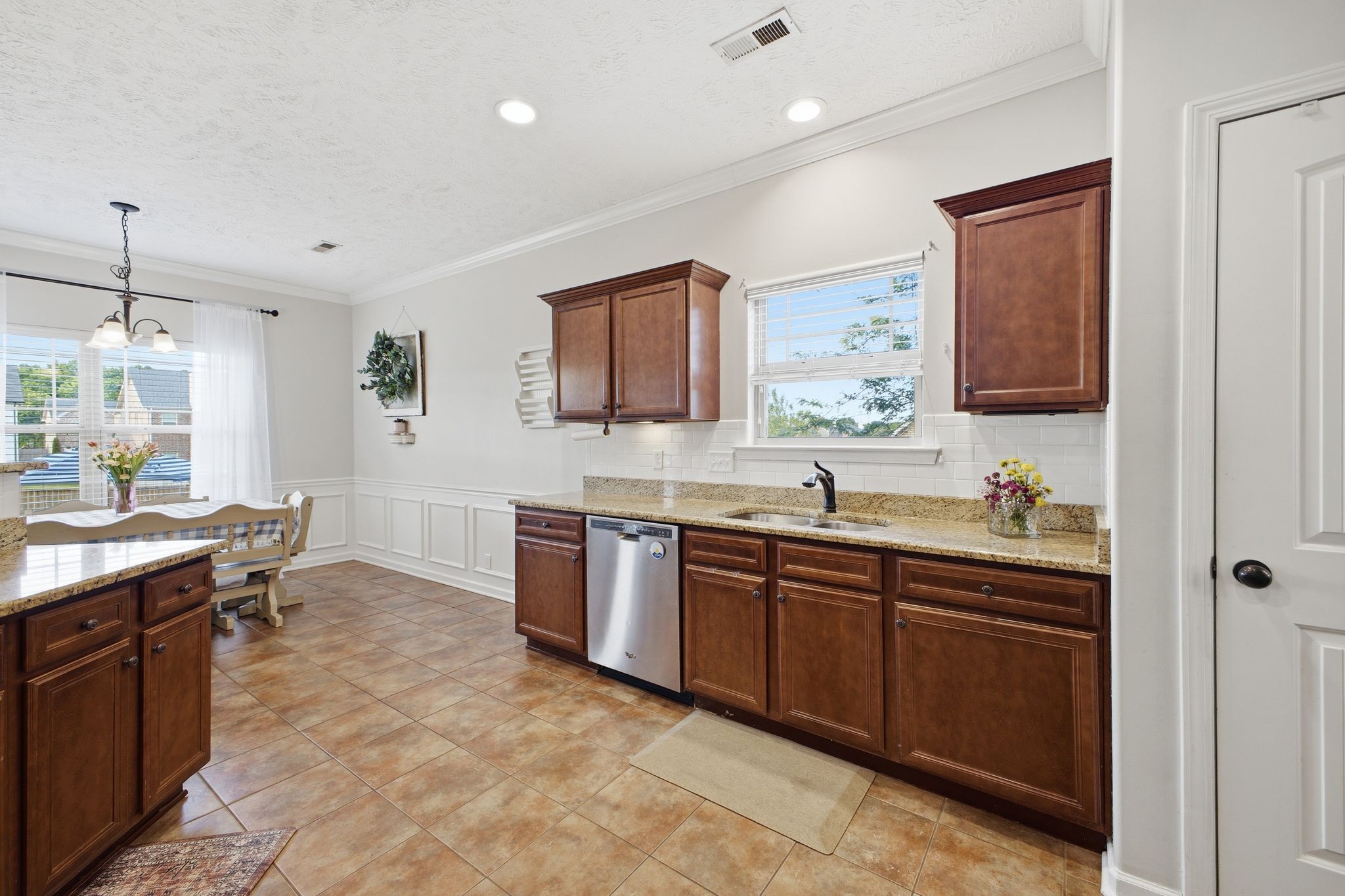 1026 Pinnacle Hills Dr