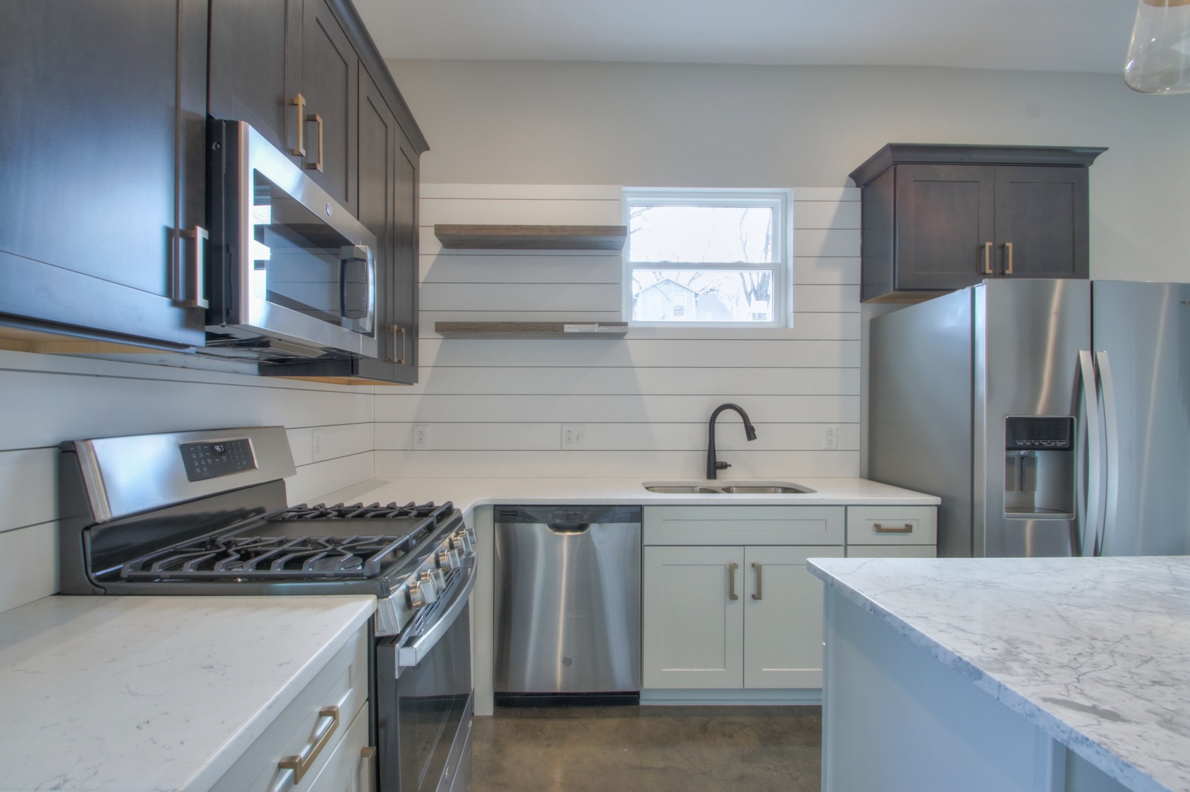 2810 Gear St