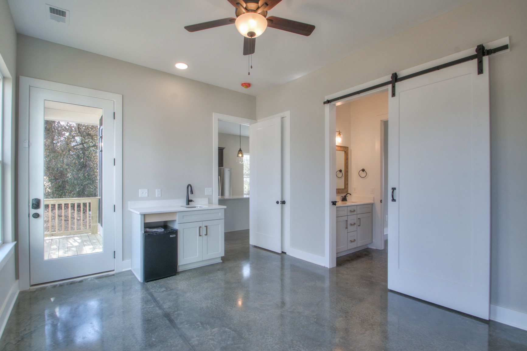 2810 Gear St