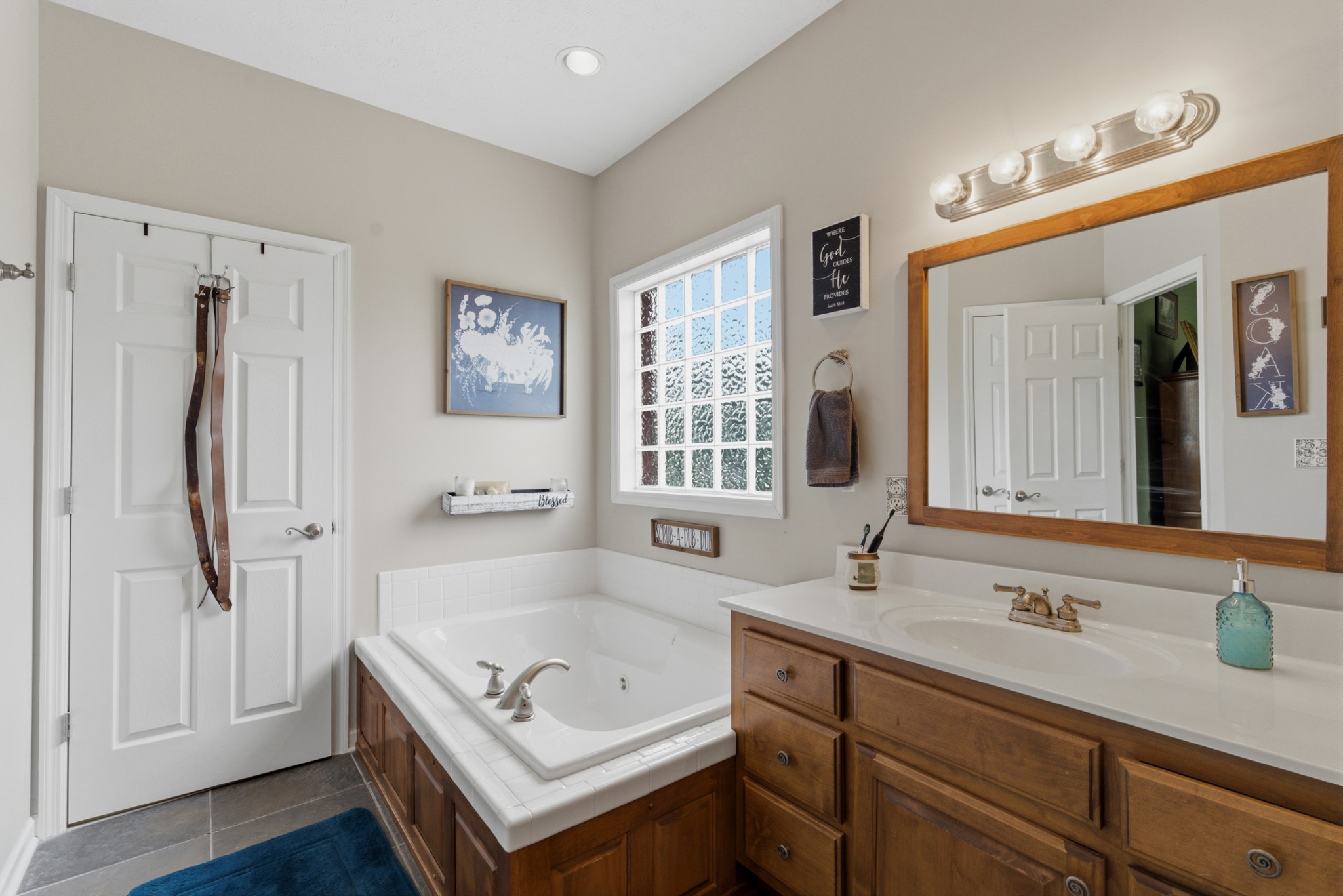 584 Golf Club Dr