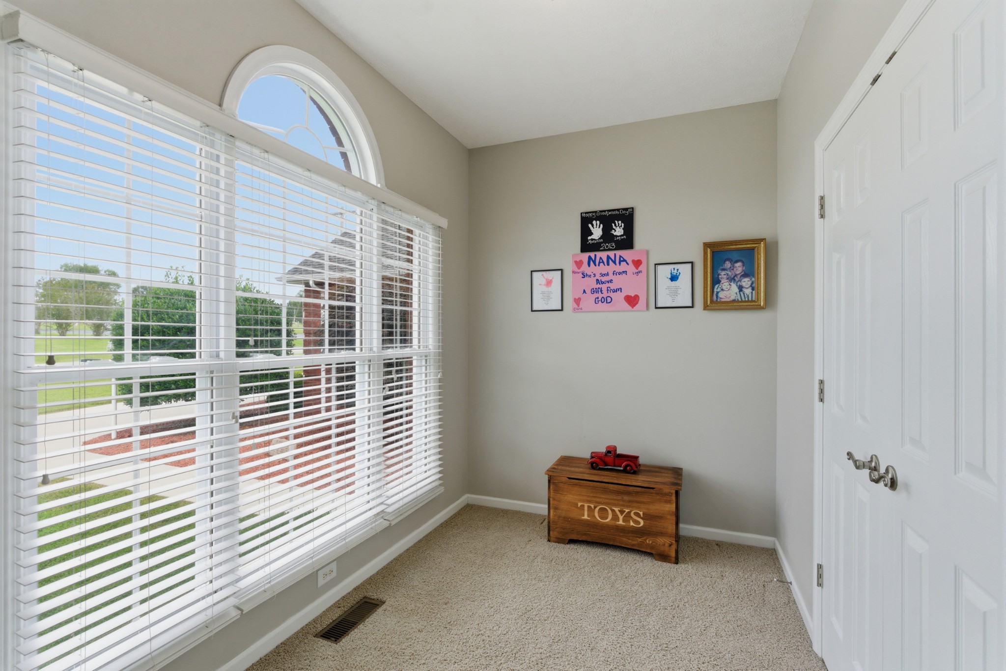 584 Golf Club Dr