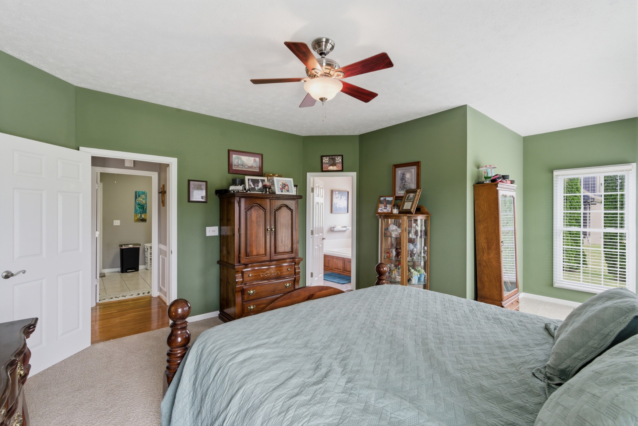 584 Golf Club Dr
