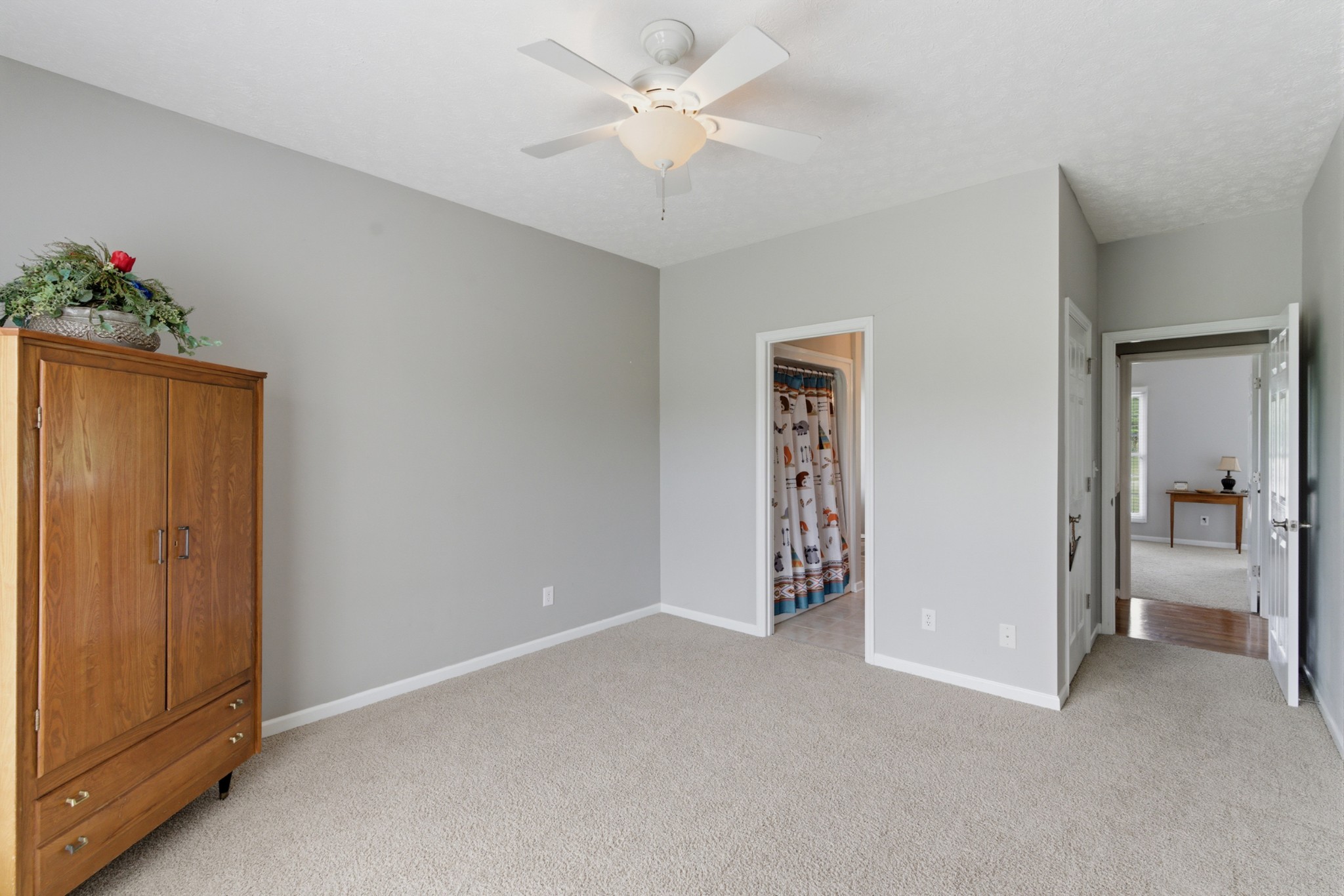 584 Golf Club Dr
