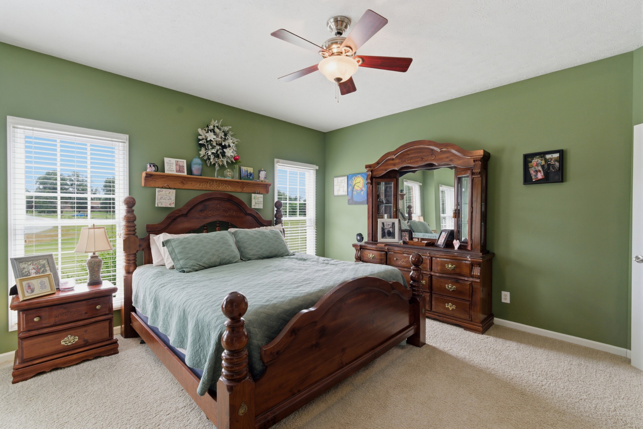 584 Golf Club Dr