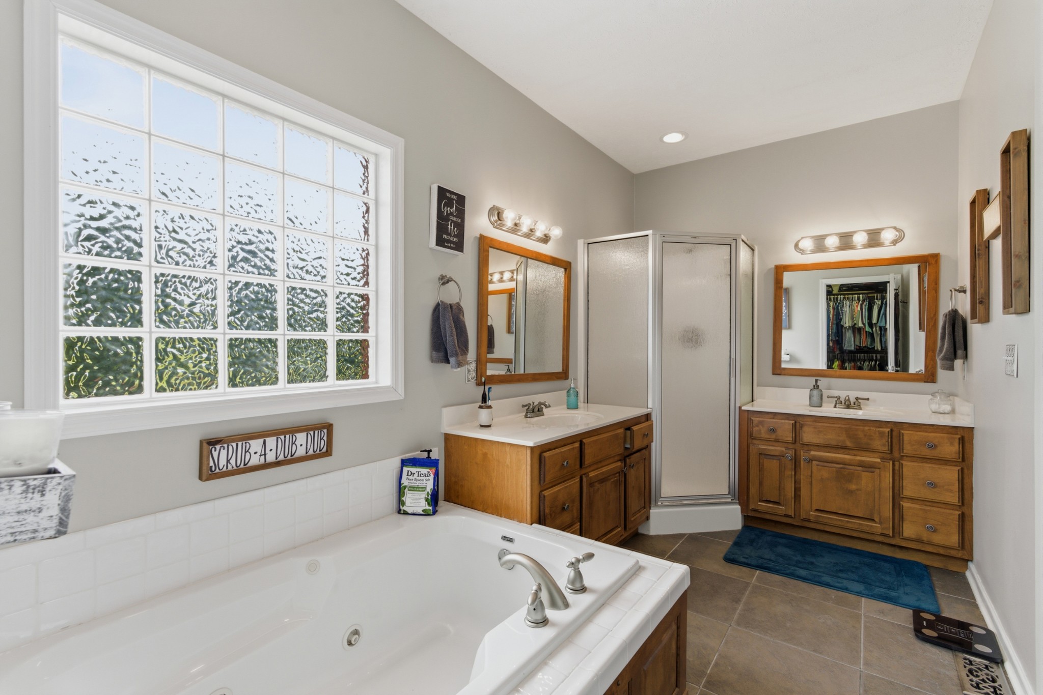 584 Golf Club Dr