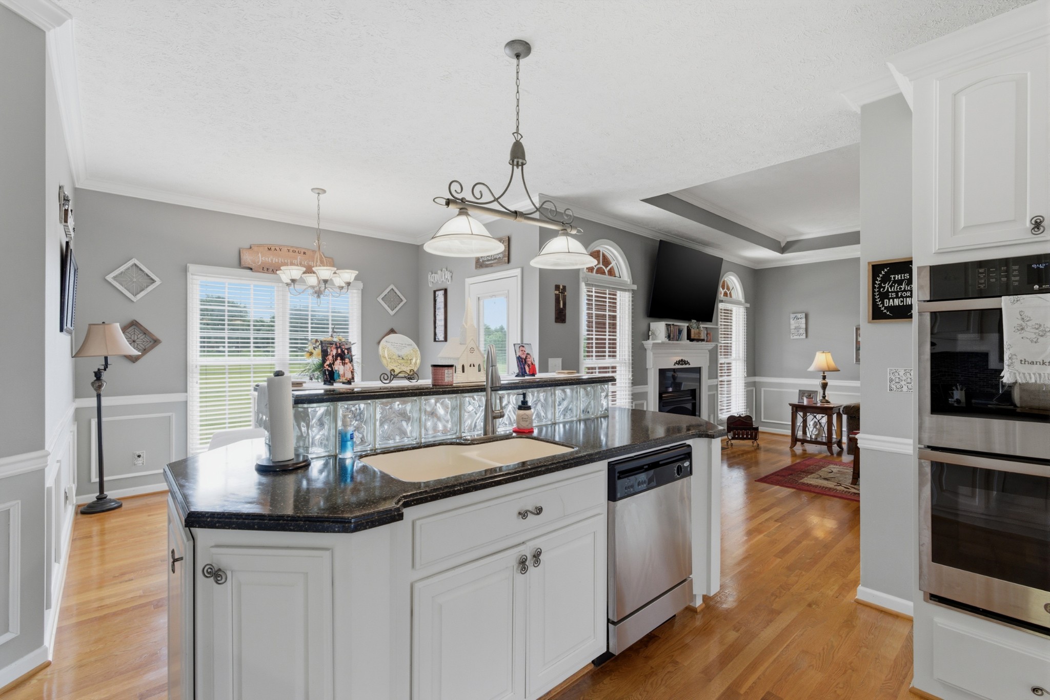 584 Golf Club Dr