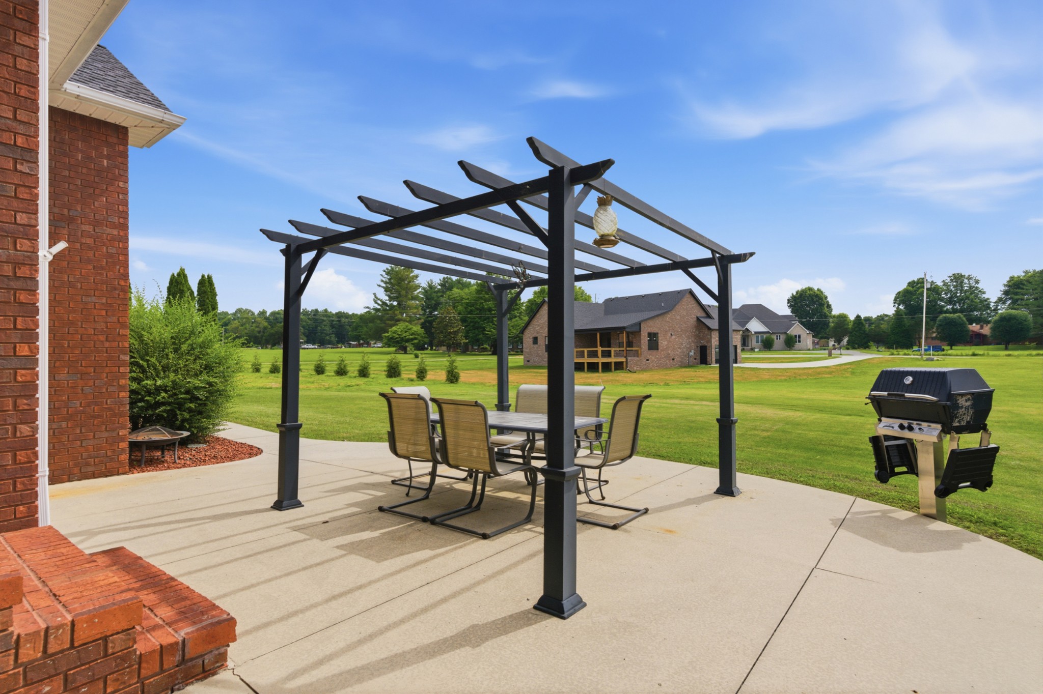 584 Golf Club Dr