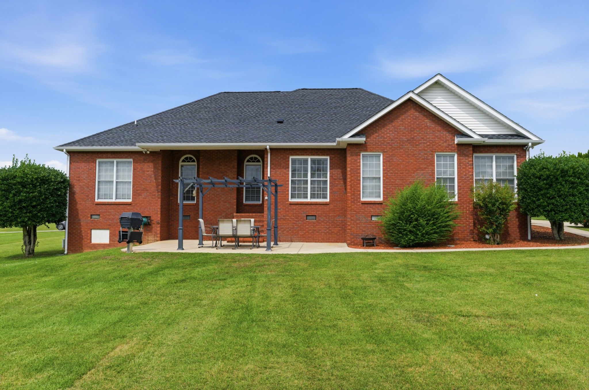 584 Golf Club Dr