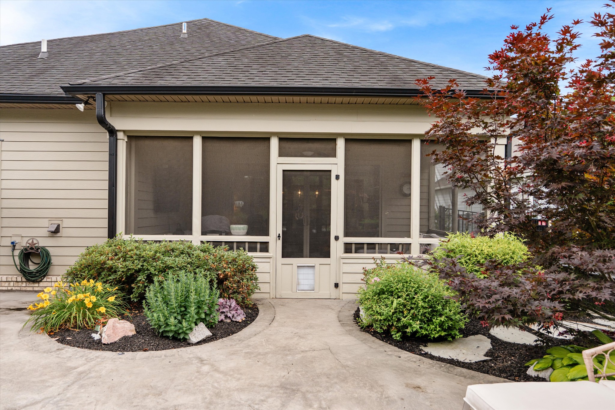 605 Sire Ave