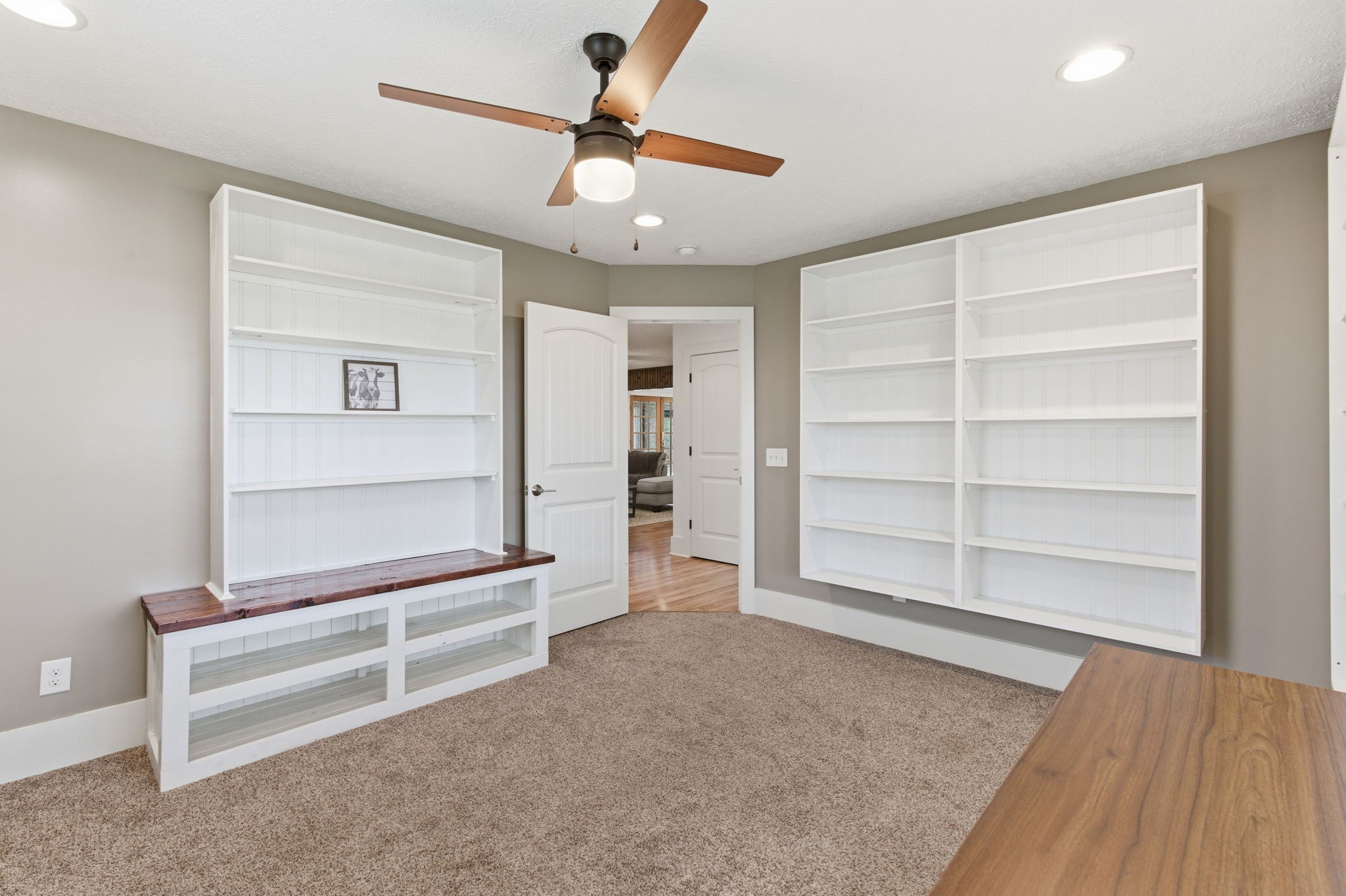 246 Teal Ln