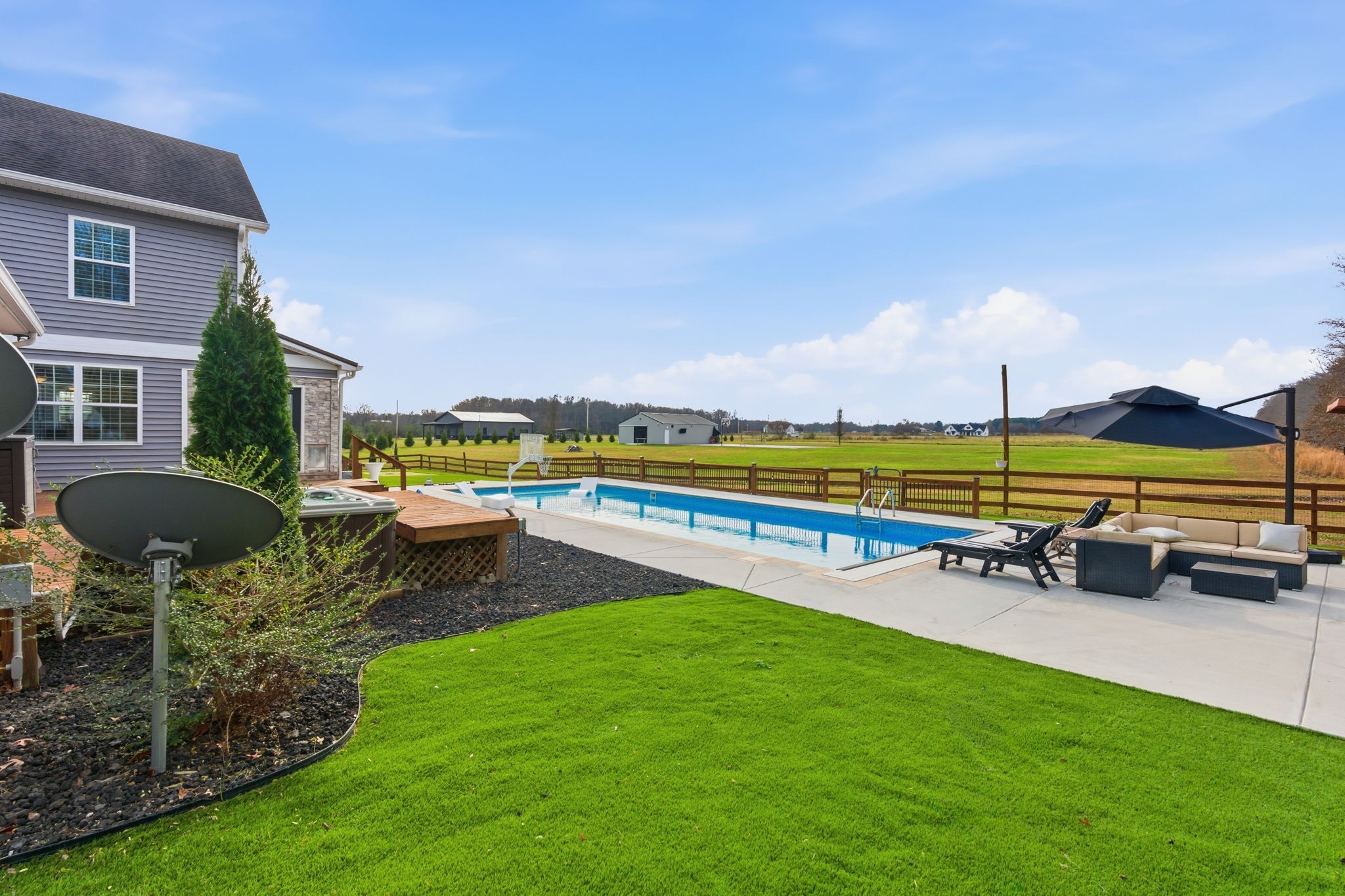 246 Teal Ln